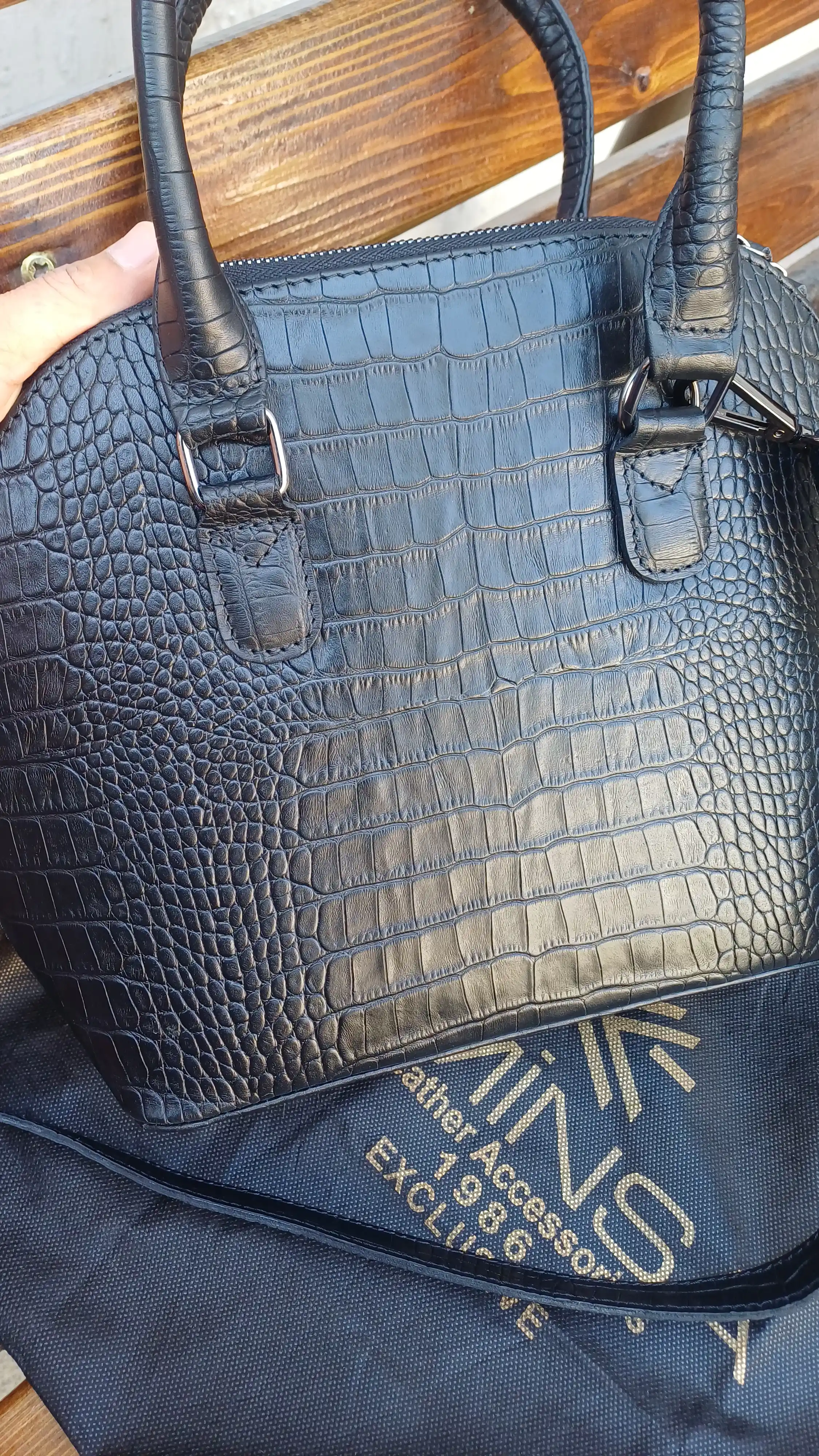 Ayollar sumkasi tabiiy charmdan Black Gator
