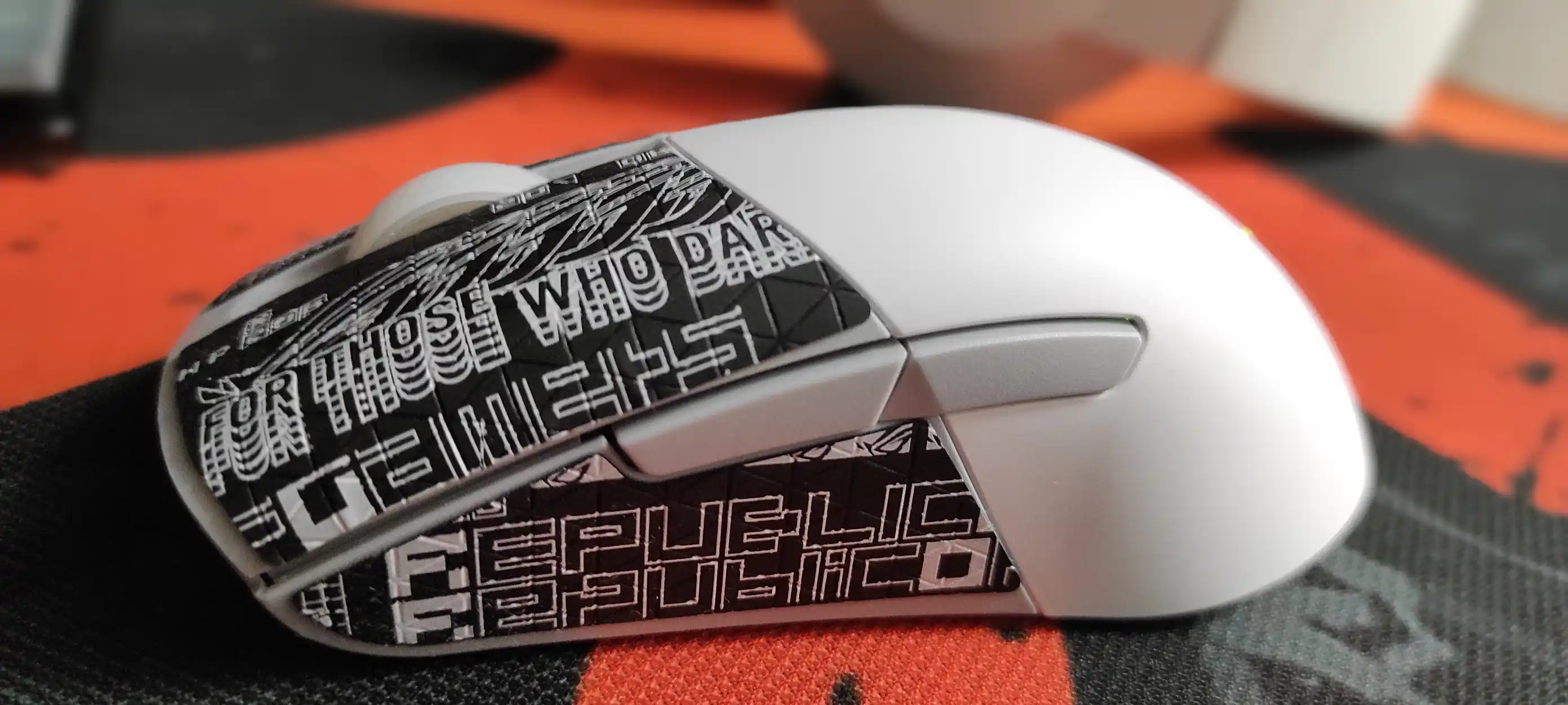 Gaming sichqoncha ASUS ROG Keris Wireless AimPoint, 36000 DPI, 75 g