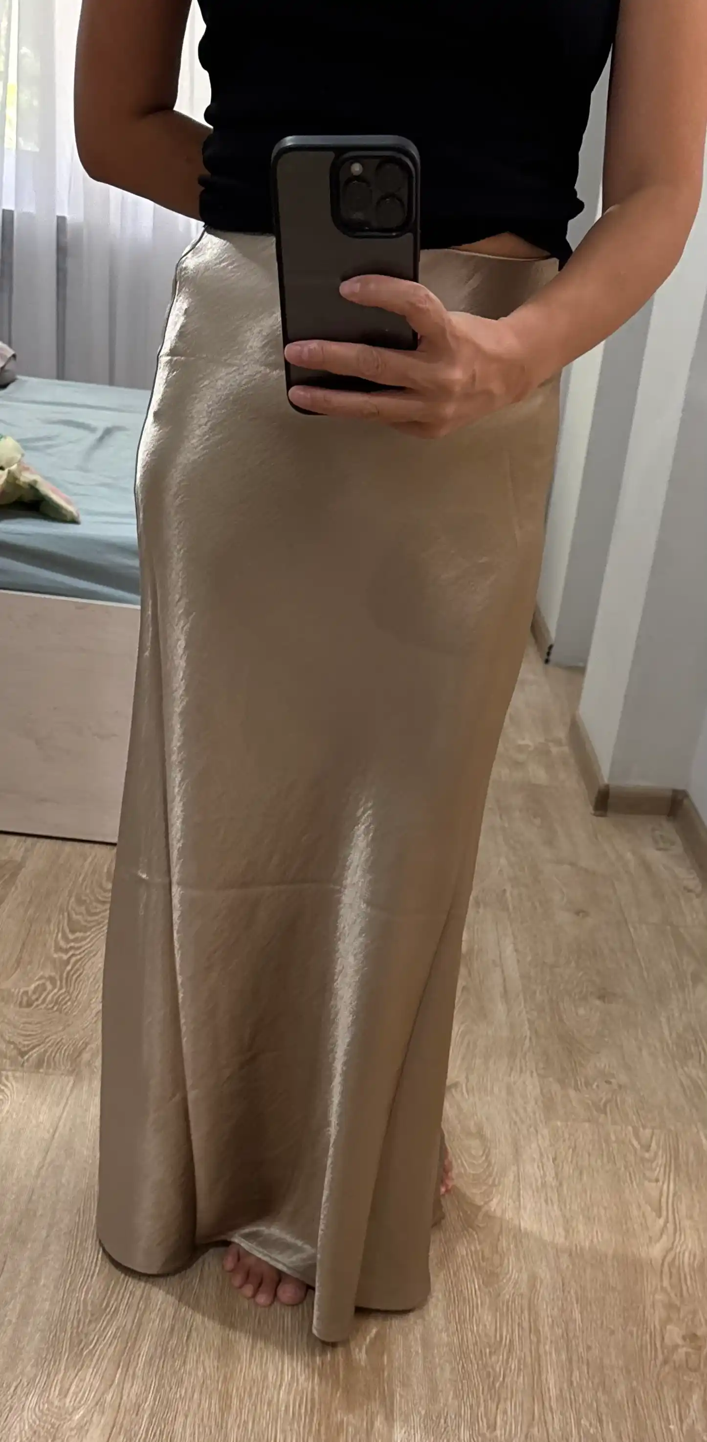 Ayollar uchun yubka, rezinkada, atlas, malomerka  - EllyFashion