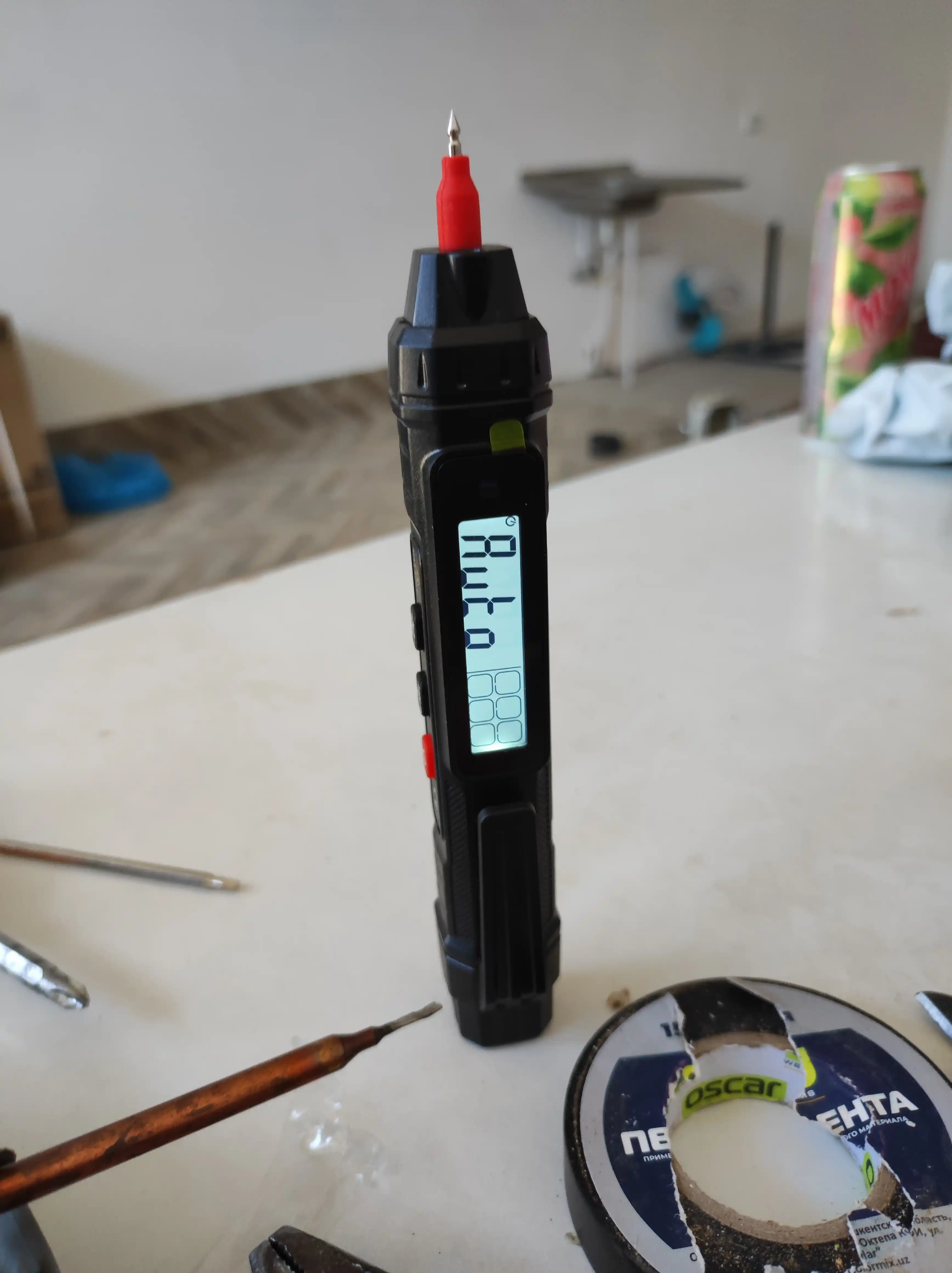 Raqamli qo'l multimetri, 4000 ohmli qo'lda hisoblash bilan professional asbob