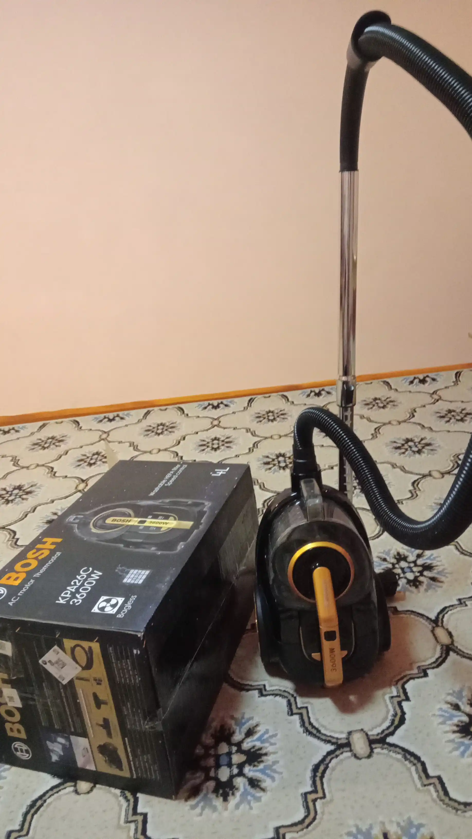 Пылесос без мешка BOSH KPA26C, мощный 3600W