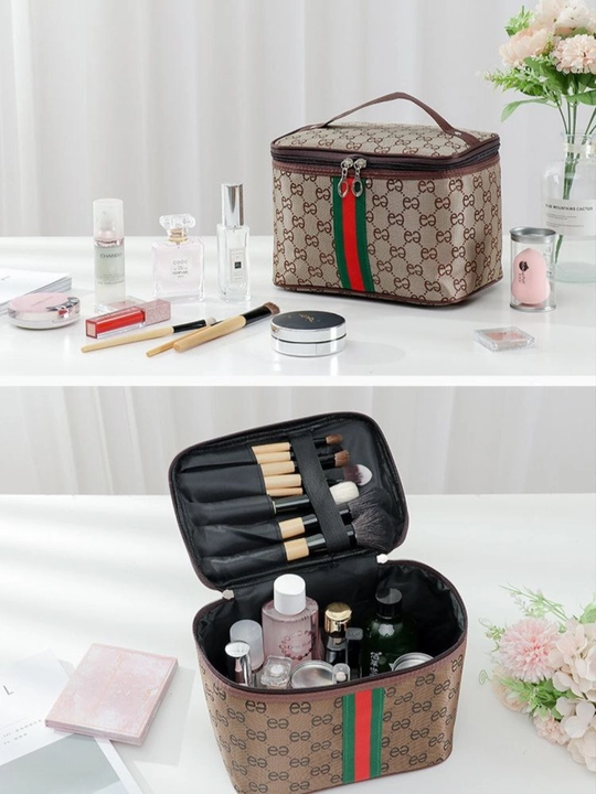 Katta hajmli yo‘l kosmetichkasi, kosmetika va aksessuarlar uchun