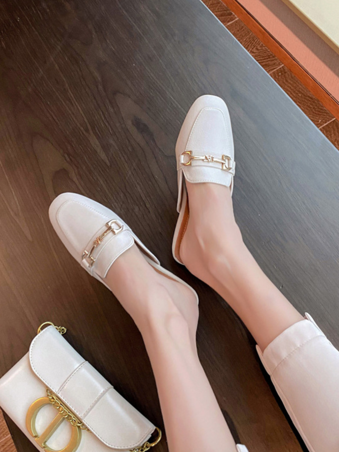 Oz mushukini korsatayotgan onalarning jinsiy erotik videosi