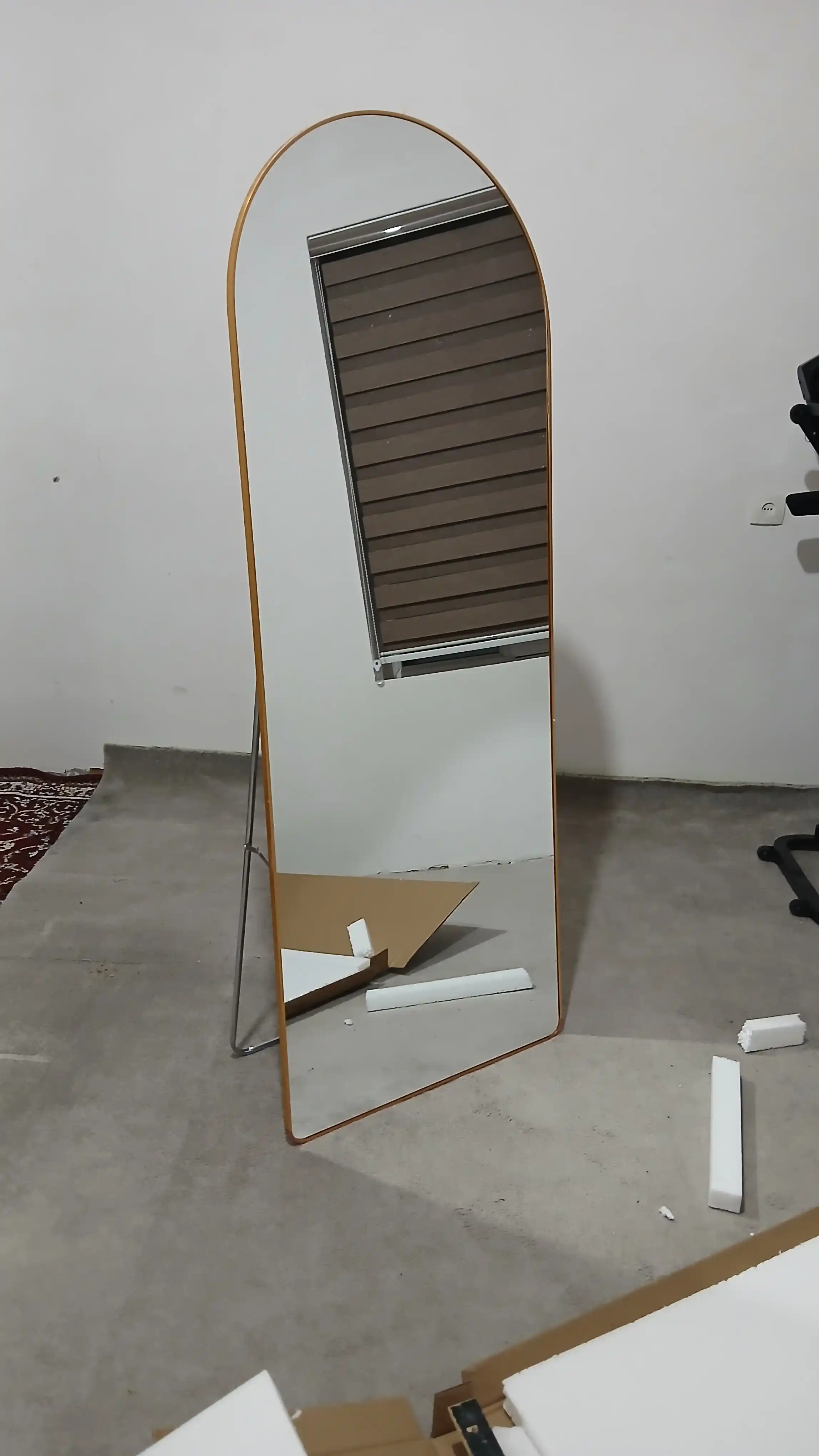 Po'lda turadigan oyna, kengligi 60 sm, balandligi 170 sm