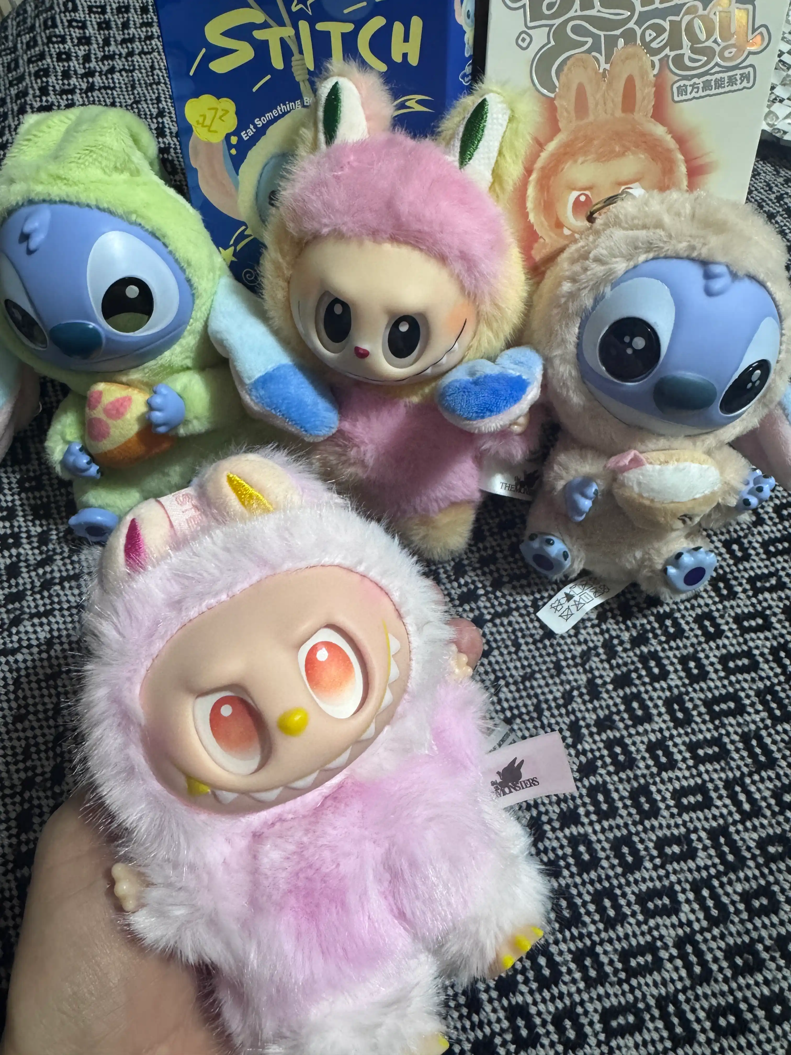 Labubu 1:1 POP MART kolleksion figurchasi "The Monsters Big into Energy" 1 dona, tasodifiy