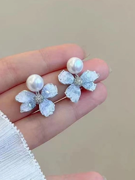 Серьги для девочек и женщин