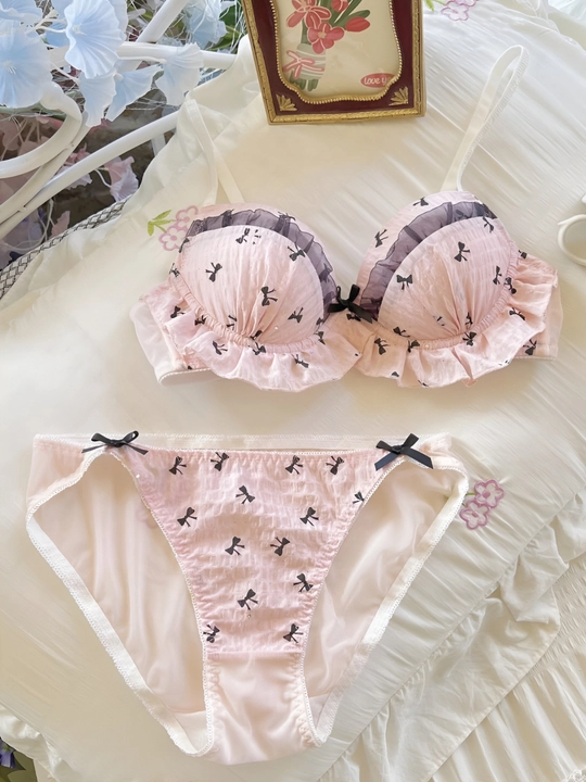 Ayollar va qizlar uchun ichi kiyim to'plami, byustgalter va trusik Hello Kitty,  M, L, XL - 