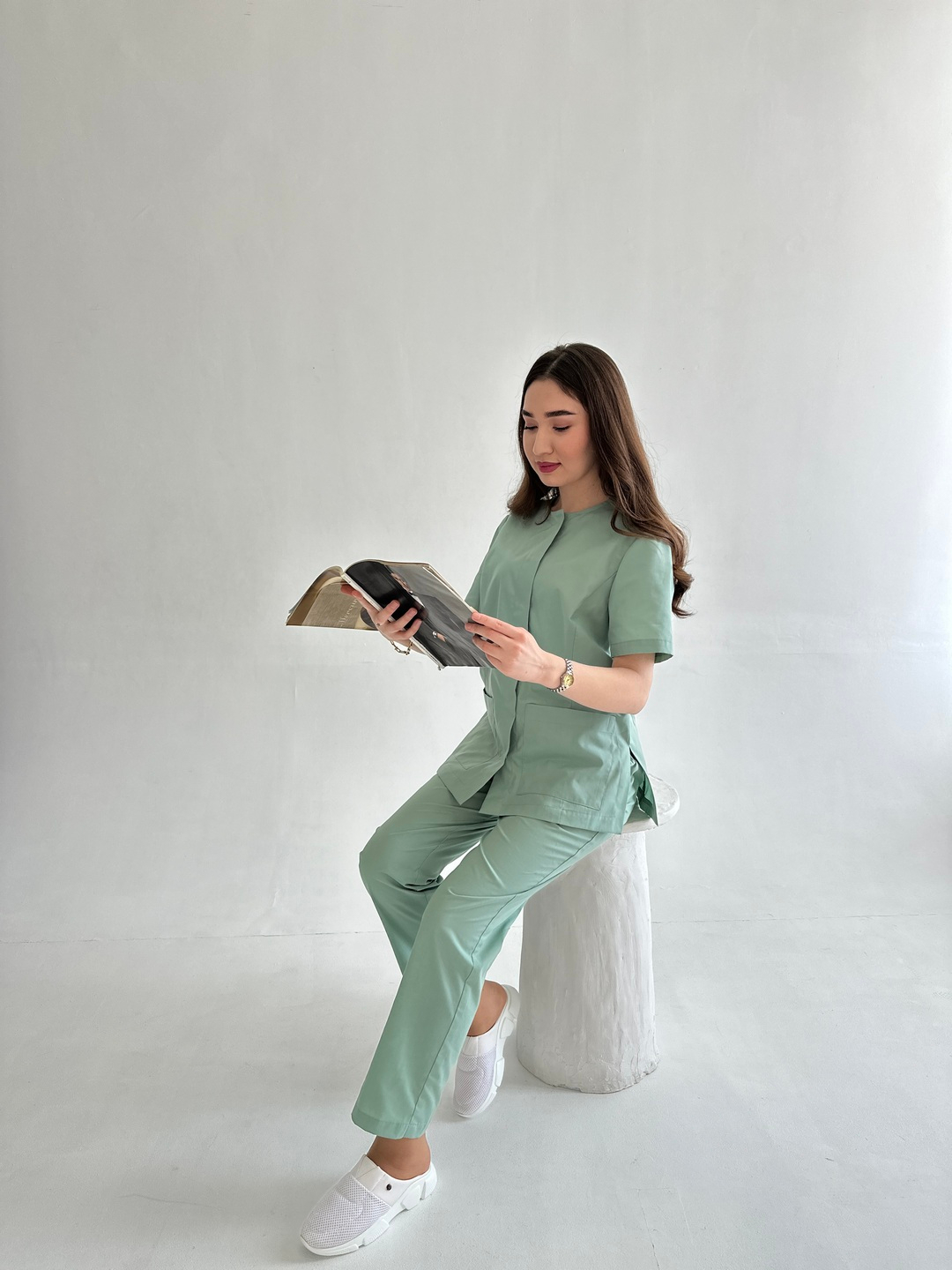 Men fohisha sifatida tajriba orttirmoqchi edim Shirin emo onlayn porno