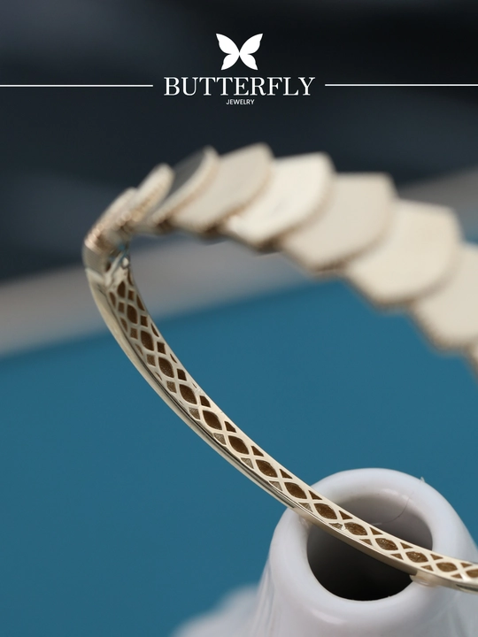 Ayollar va qizlar uchun oltin bilaguzuk,Model B53B,  9 gr, 585 probali,  BUTTERFLY