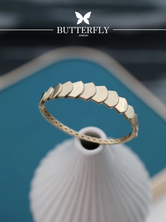 Ayollar va qizlar uchun oltin bilaguzuk,Model B53B,  9 gr, 585 probali,  BUTTERFLY