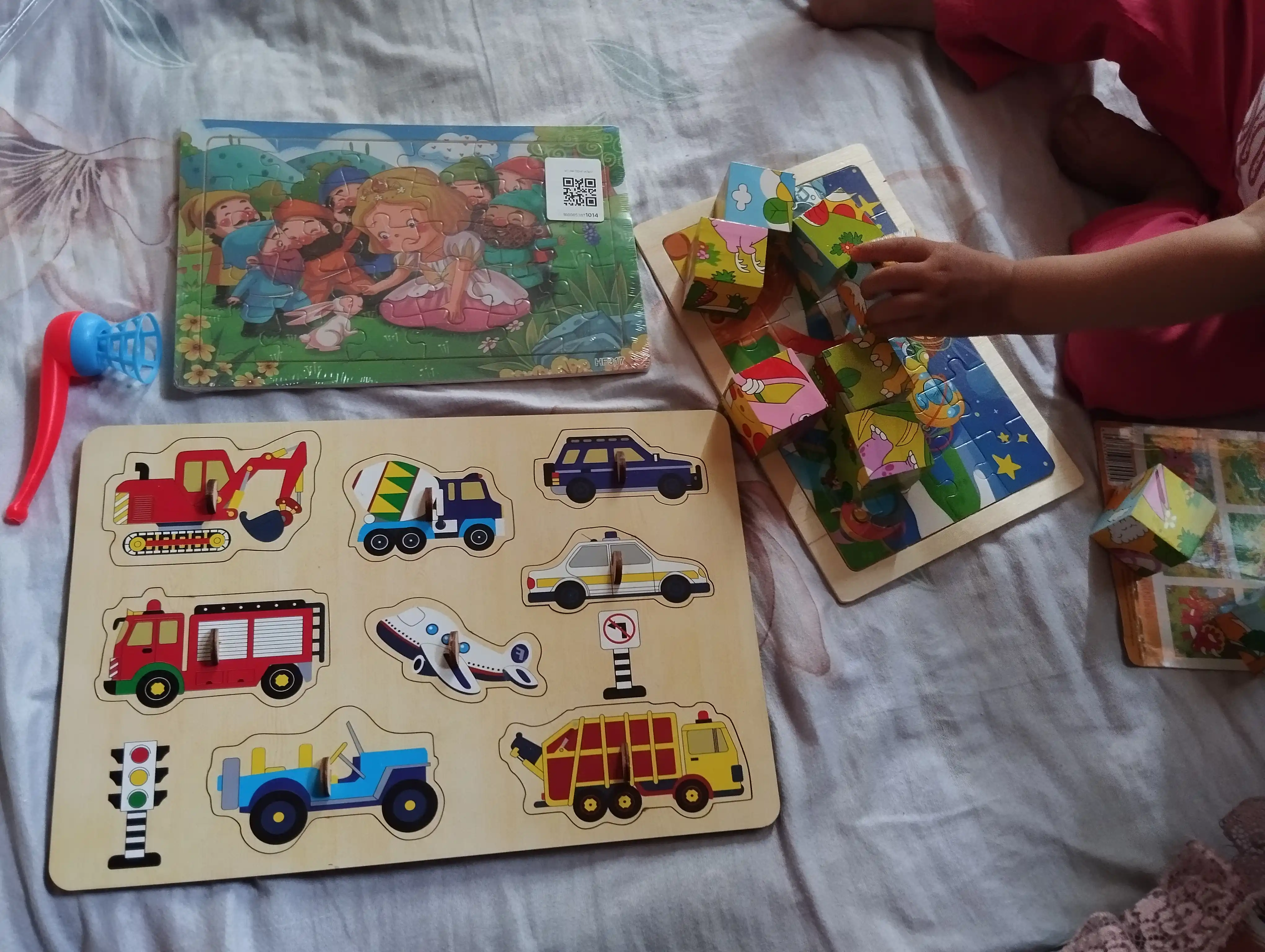 Boshqotirma bolalar uchun, montessori uslubidagi rivojlnatruvchi o'yinchoq