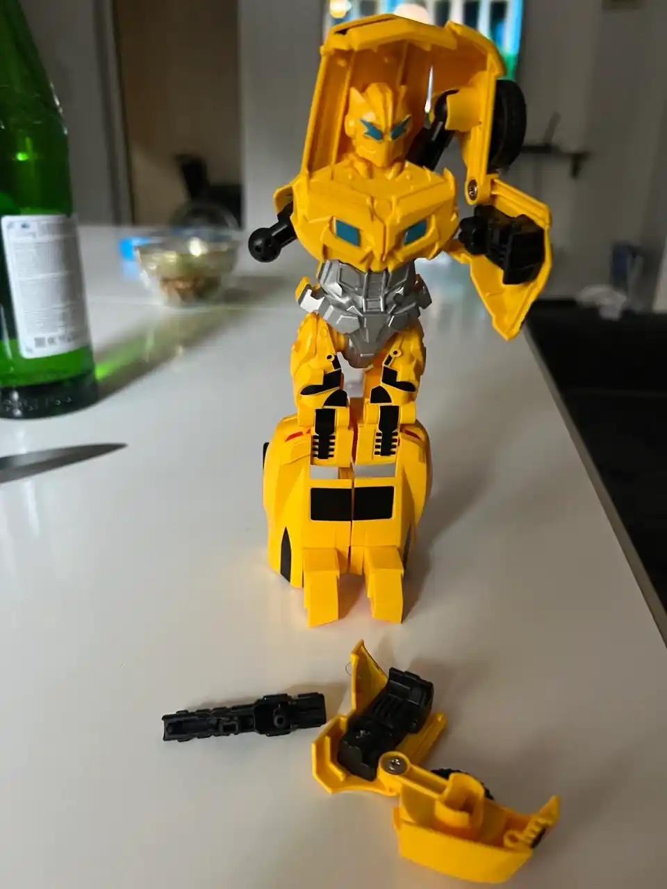 Robot-transformer FIDGO, robot va avtomobil ko‘rinishi