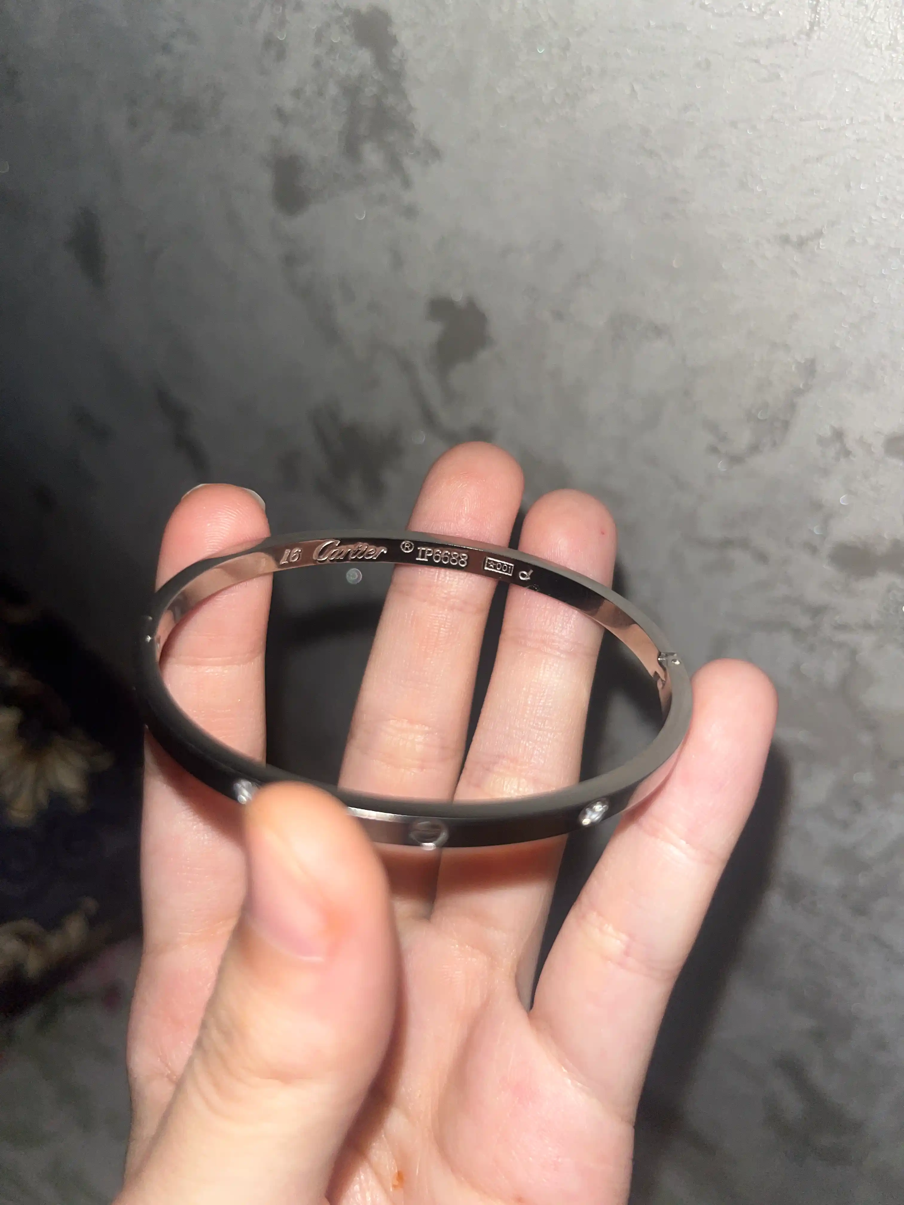 Ayollar va qizlar uchun bilakuzuk, Cartier, bijuteriya