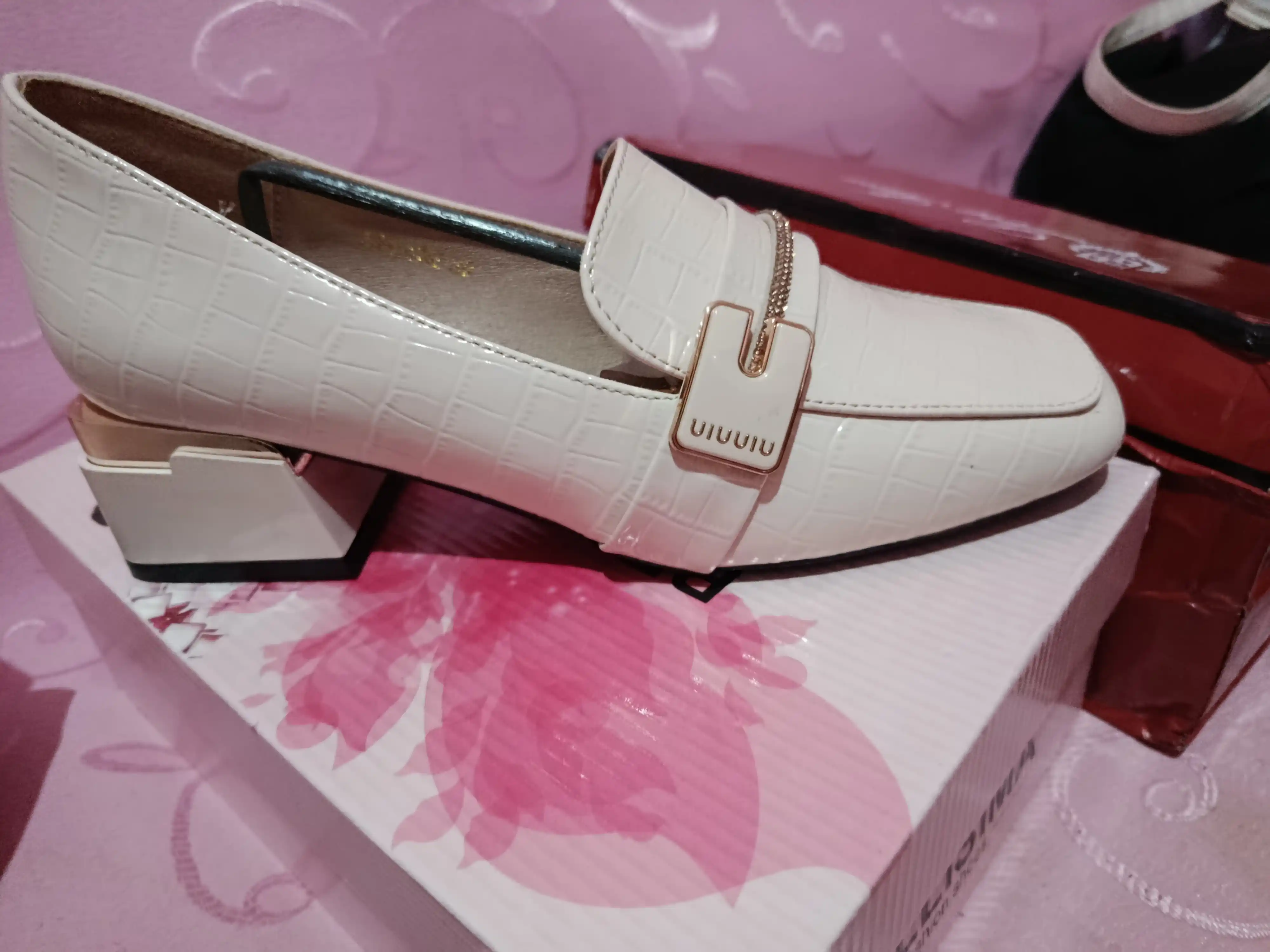 BELLISIMA 544-25E' keng poshnali ayollar loaferi, 3 rang, 36–40