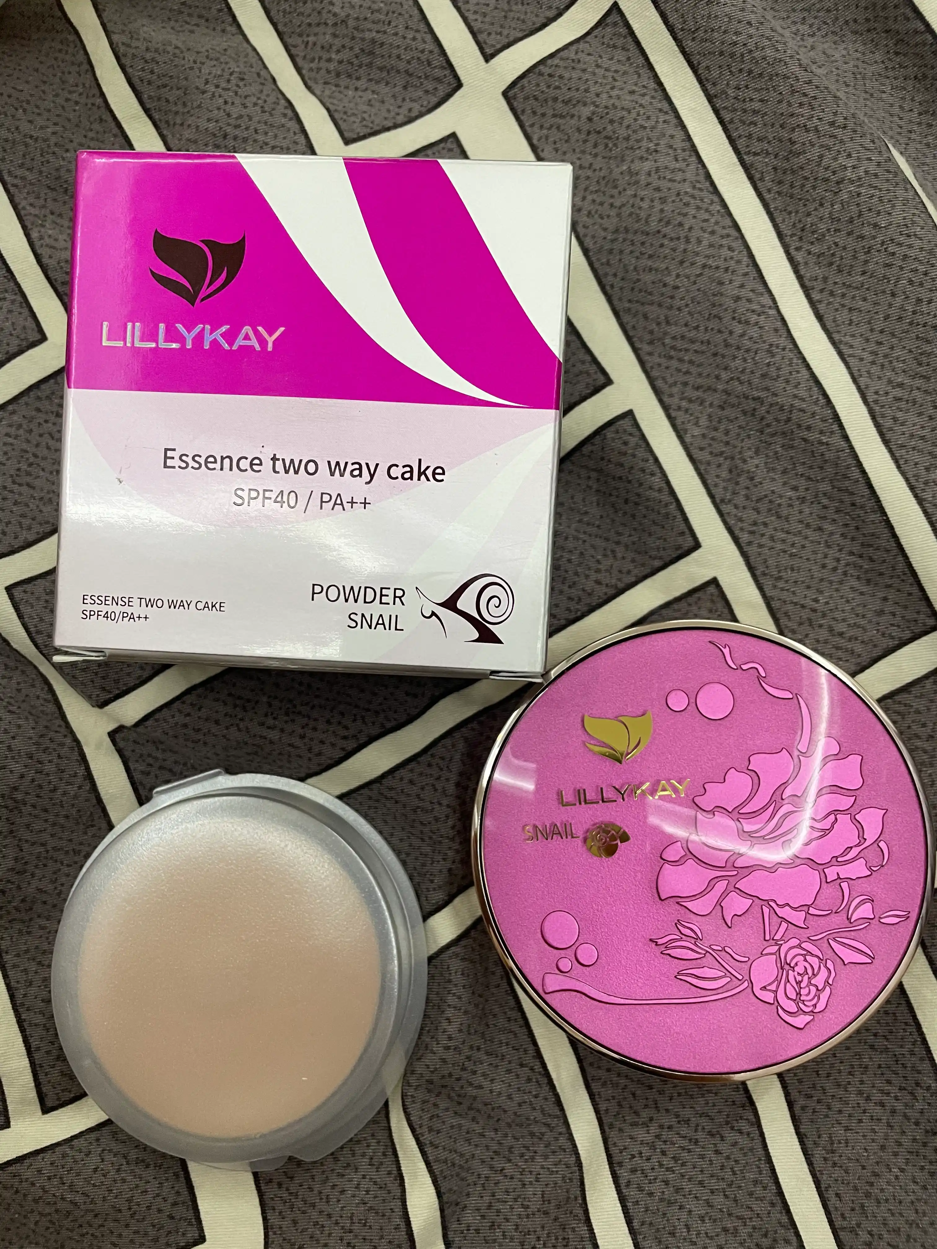 Lillykay пудра для лица компактная SPF30/40 PA++ с зеркалом и спонжем