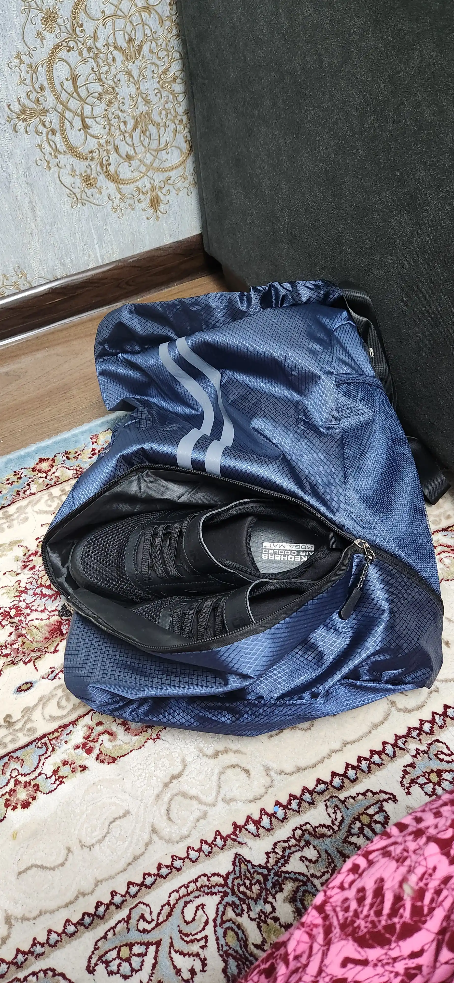 Yig‘iladigan sport ryukzak — oyoq kiyim bo‘limli, yengil, suv o‘tmaydigan sumka