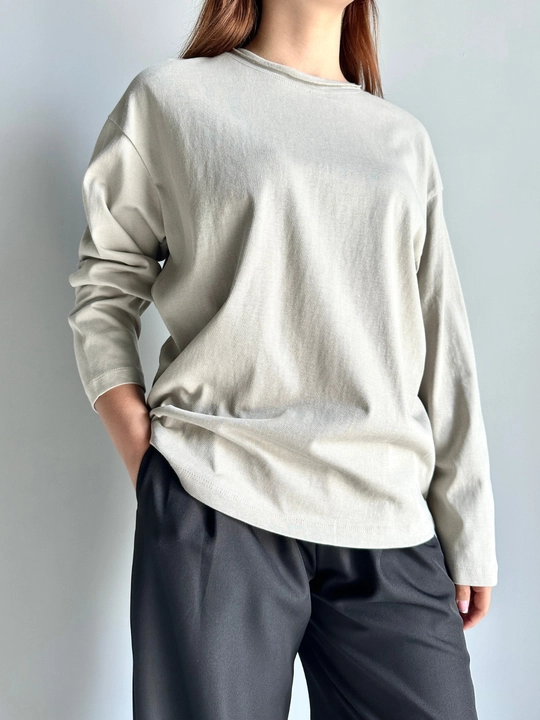 Ayollar uchun uzun yengli longsleeve - 