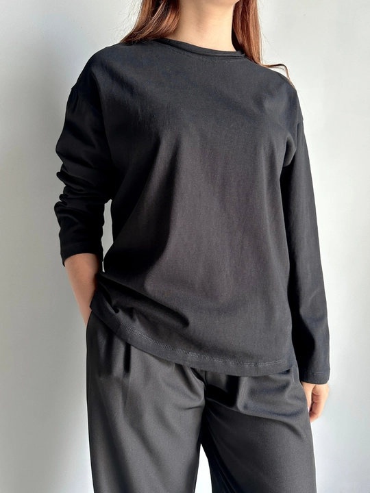 Ayollar uchun uzun yengli longsleeve - 