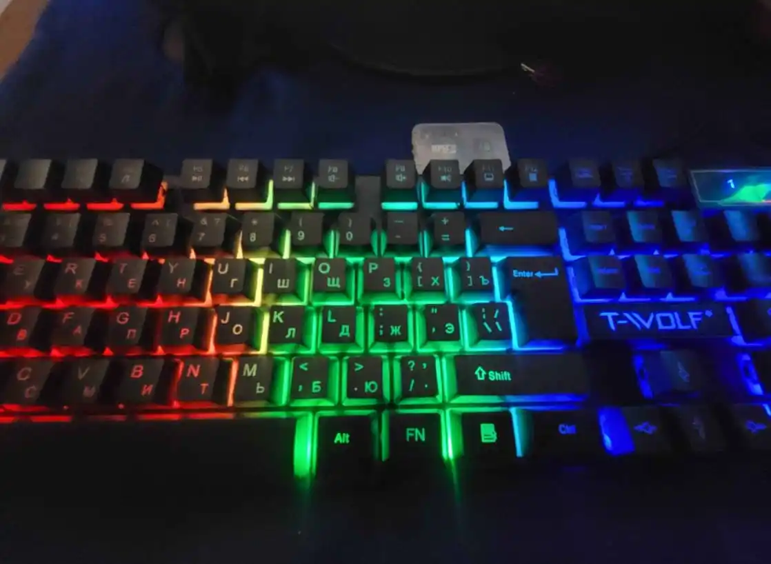Simli mexanik klaviatura va sichqoncha, o'yin va ofis uchun RGB yoritgichli, shovqinsiz