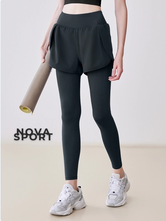 Ayollar sport losinlari shortik bilan, fitnes uchun