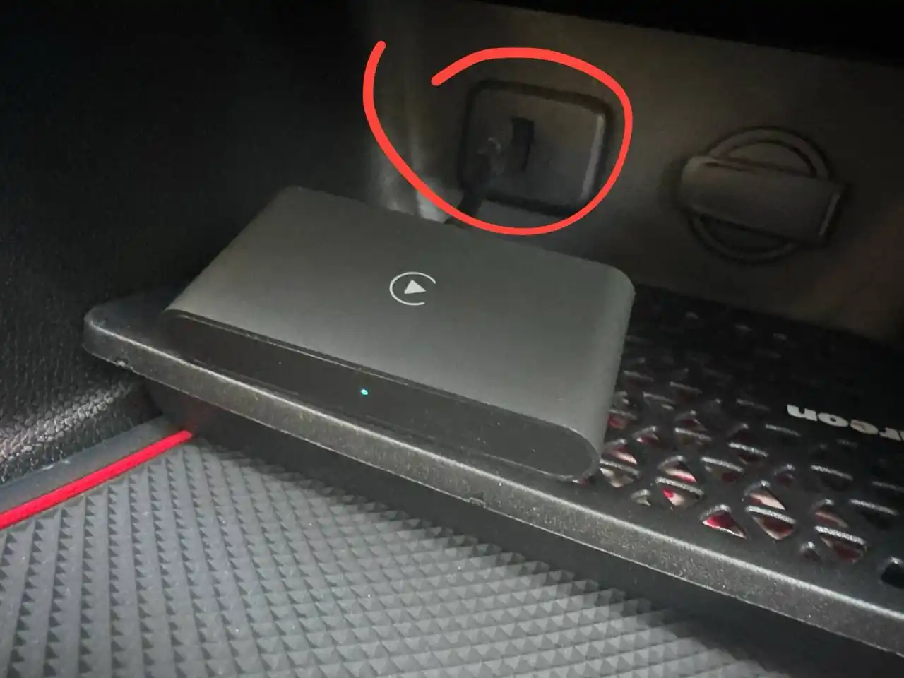 Simsiz Carplay, iPhone-ni Bluetooth orqali CarPlay tizimiga ulash uchun