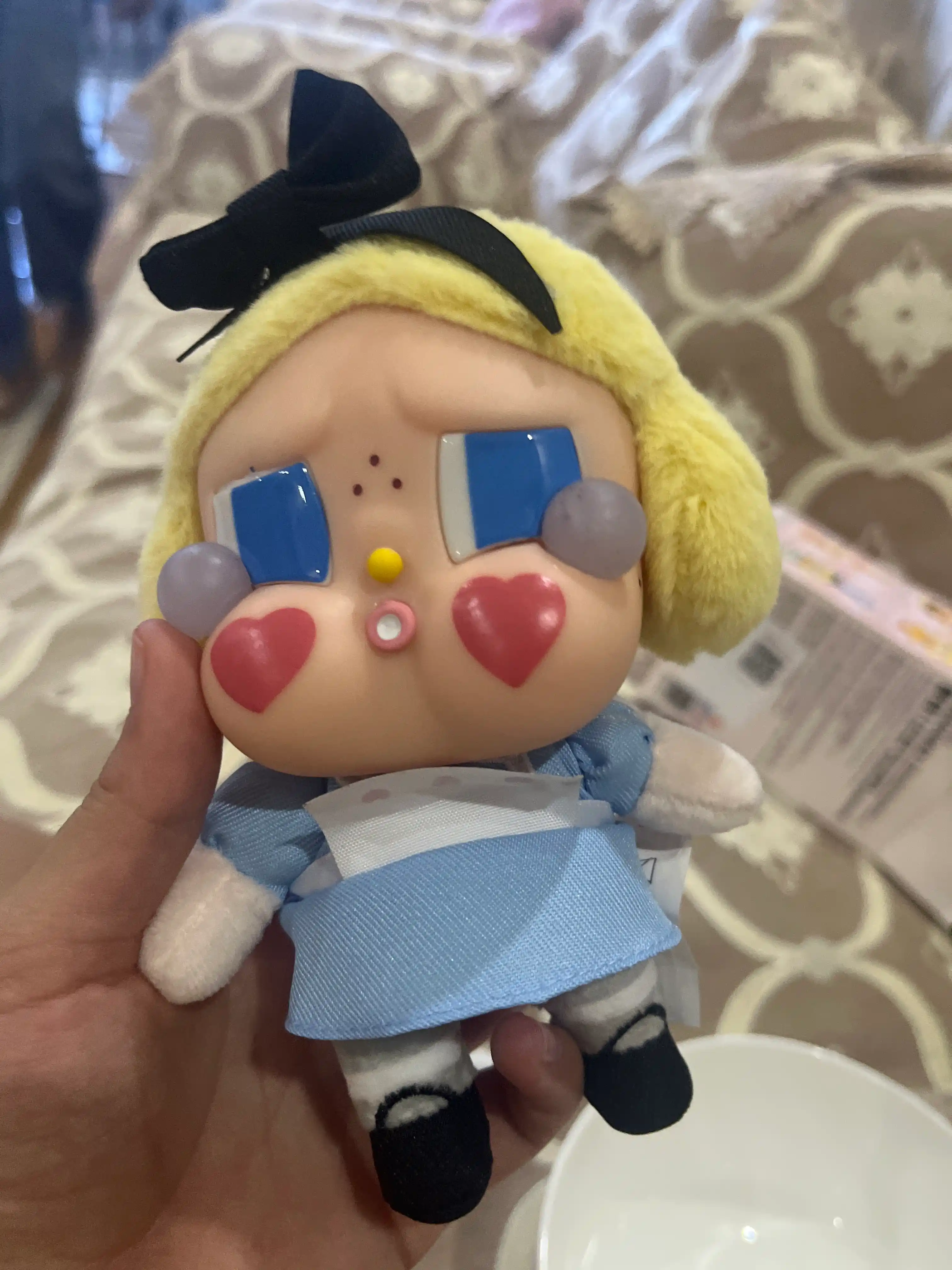 CRYBABY Ko‘zyoshi to‘kayotgan kolleksion qo‘g‘irchoq, kutilmagan qutida
