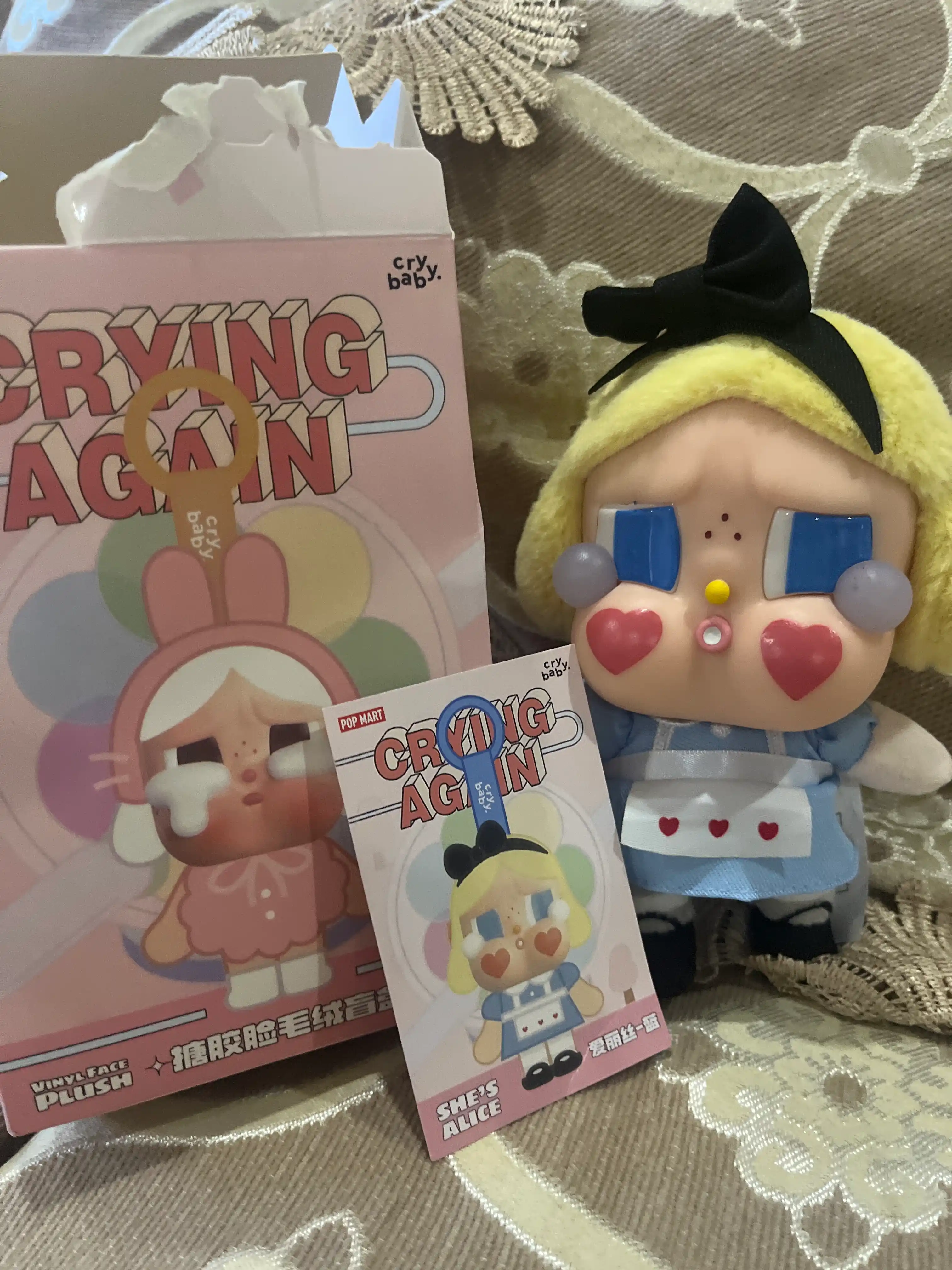 CRYBABY Ko‘zyoshi to‘kayotgan kolleksion qo‘g‘irchoq, kutilmagan qutida