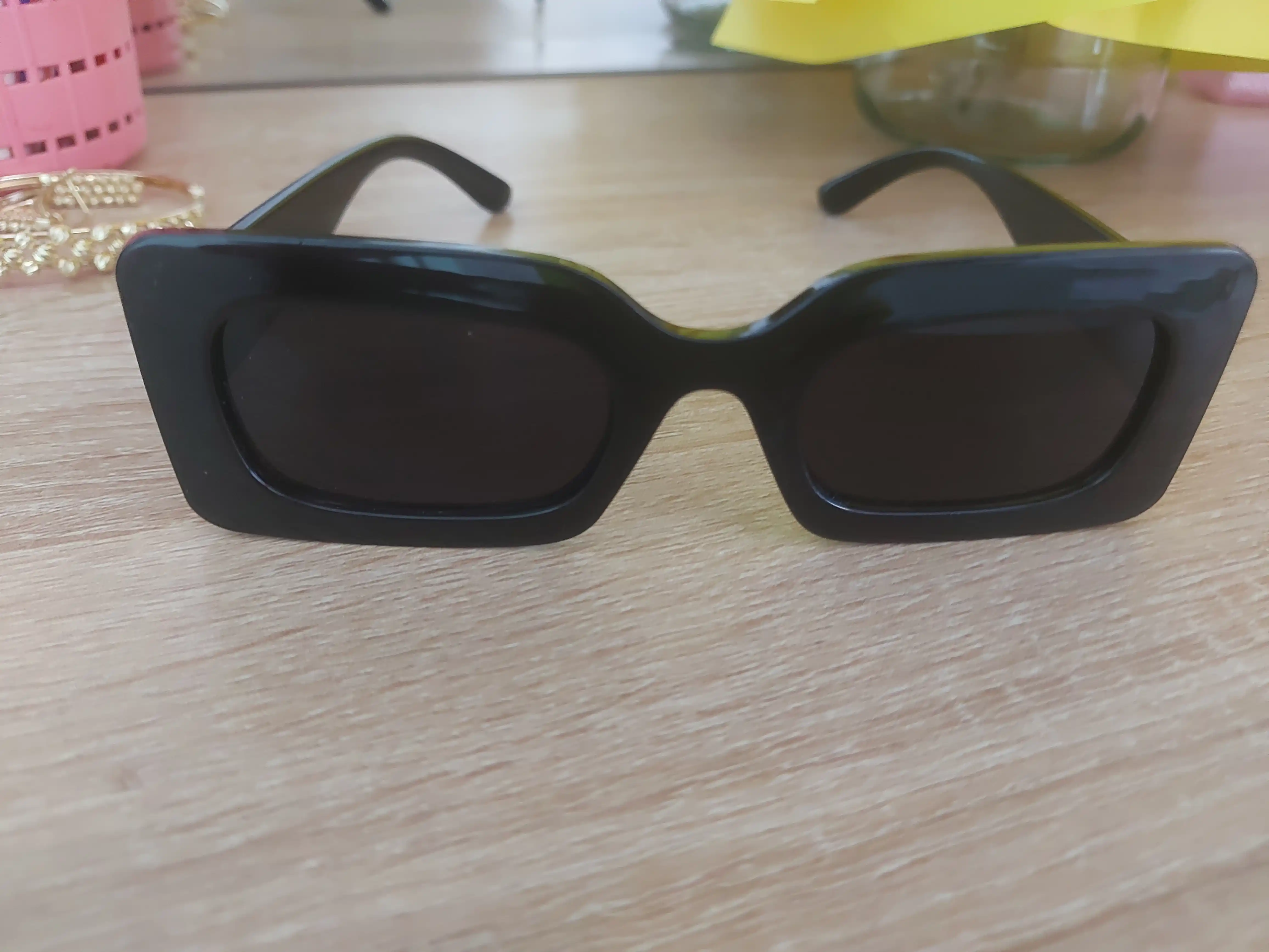 Ayollar to‘rtburchak ko‘zoynagi