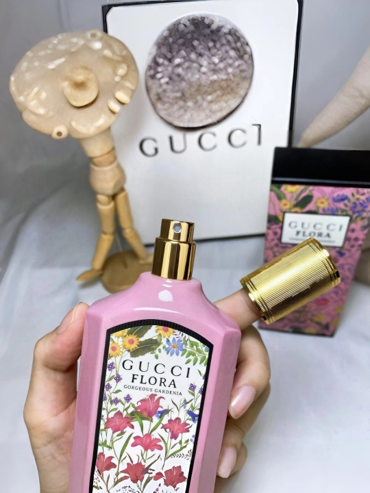 Flora 100 ml – zamonaviy ayollar uchun nozik va betakror xushbo‘y suv