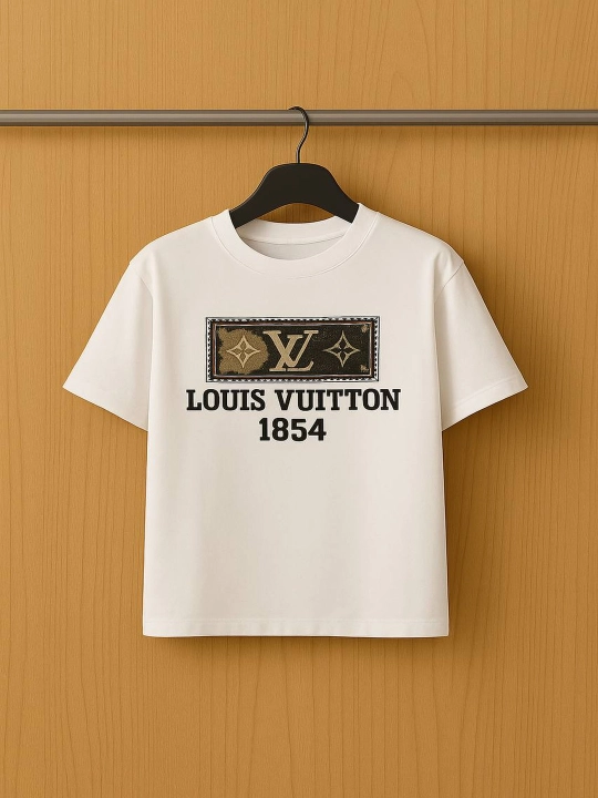Louis Vuitton Kids T-futbolka va monogrammali sport shimlari, o‘g‘il bolalar uchun