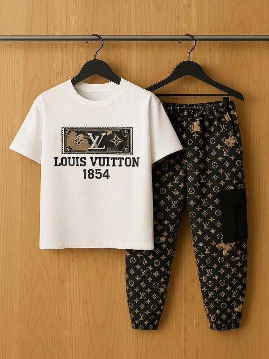 Louis Vuitton Kids T-futbolka va monogrammali sport shimlari, o‘g‘il bolalar uchun