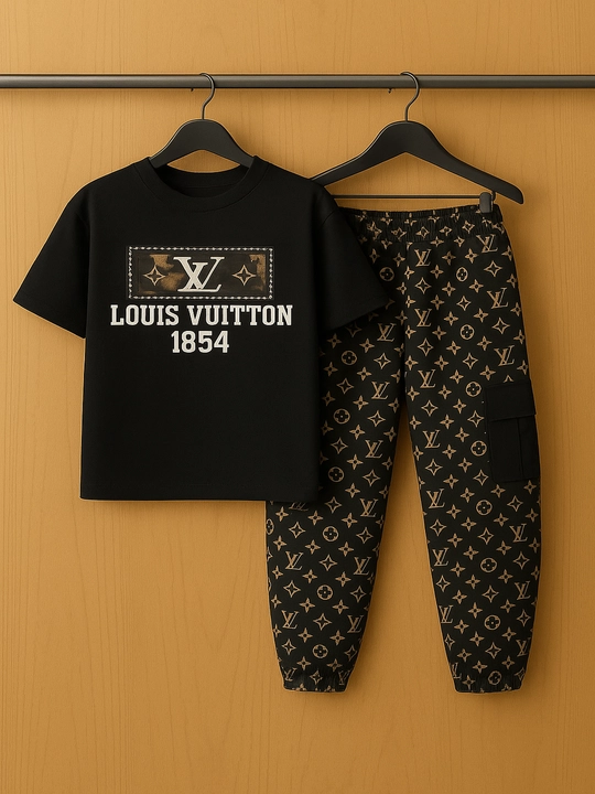 Louis Vuitton Kids T-futbolka va monogrammali sport shimlari, o‘g‘il bolalar uchun