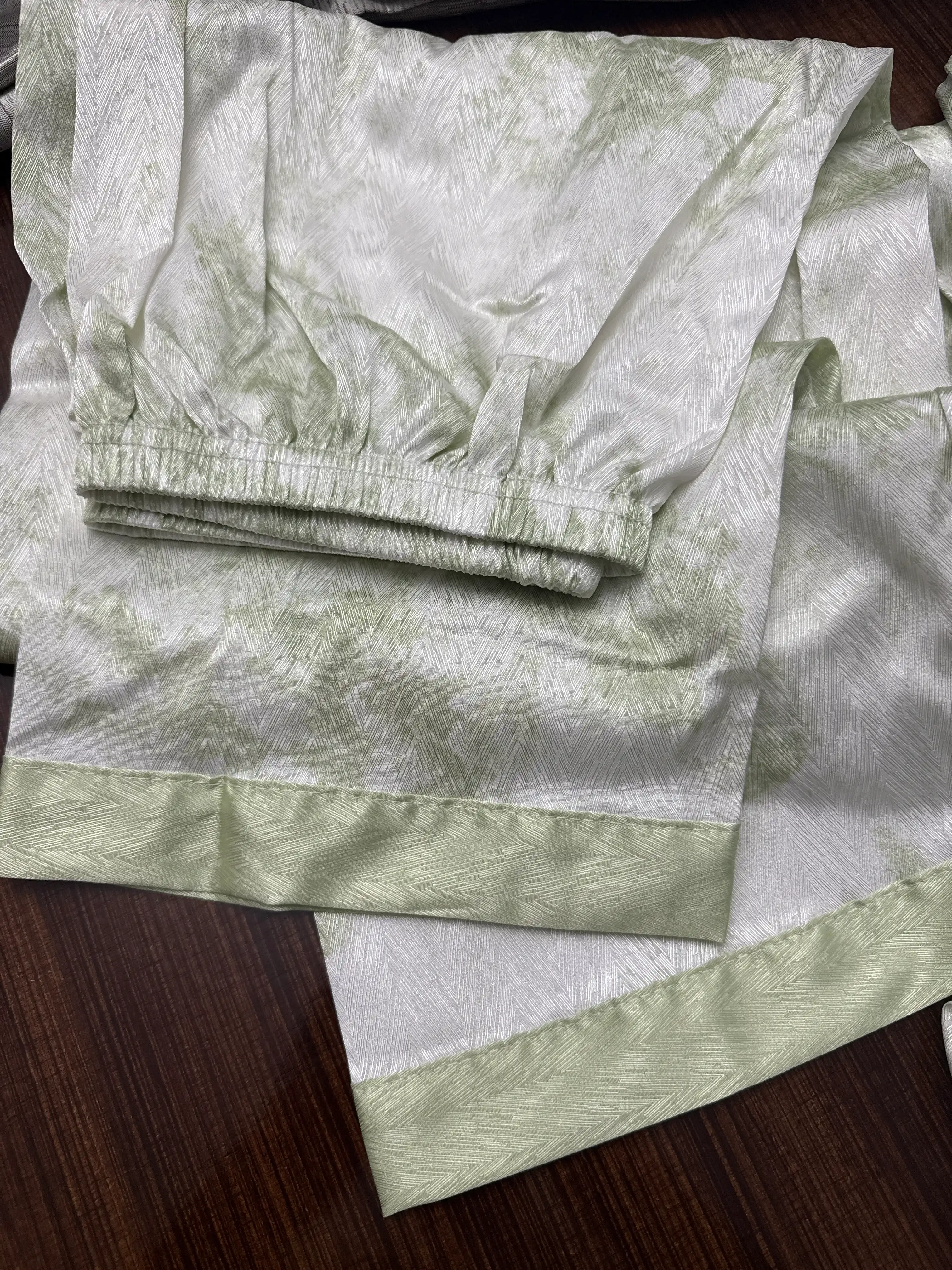 (3 в 1)  Элегантный женский пижамный комплект из вышитого атласа, размер: XL.XXL