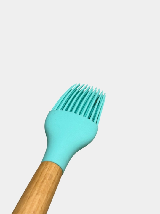 Кулинарные инструменты с силиконовым покрытием и деревянной ручкой (кисточка, лопатка)