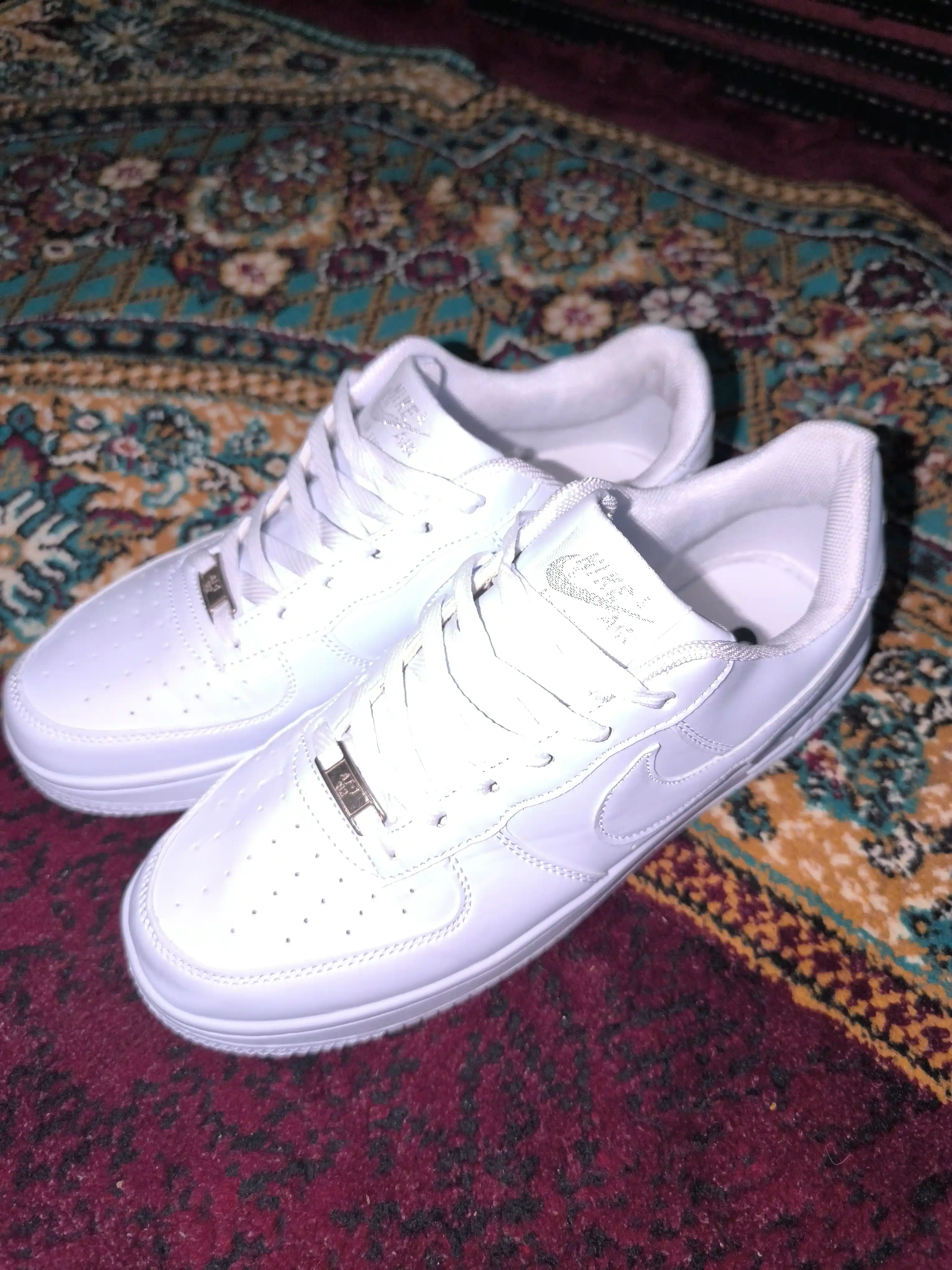 Erkaklar uchun kuzgi krossovkalar AIR FORCE1 CLASIC universal sifatli krossovkalar
