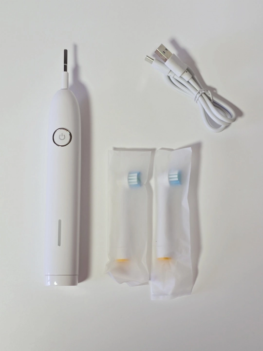 Oral-B turidagi aylanuvchi nasadkali elektr ultratovushli tish cho‘tkasi