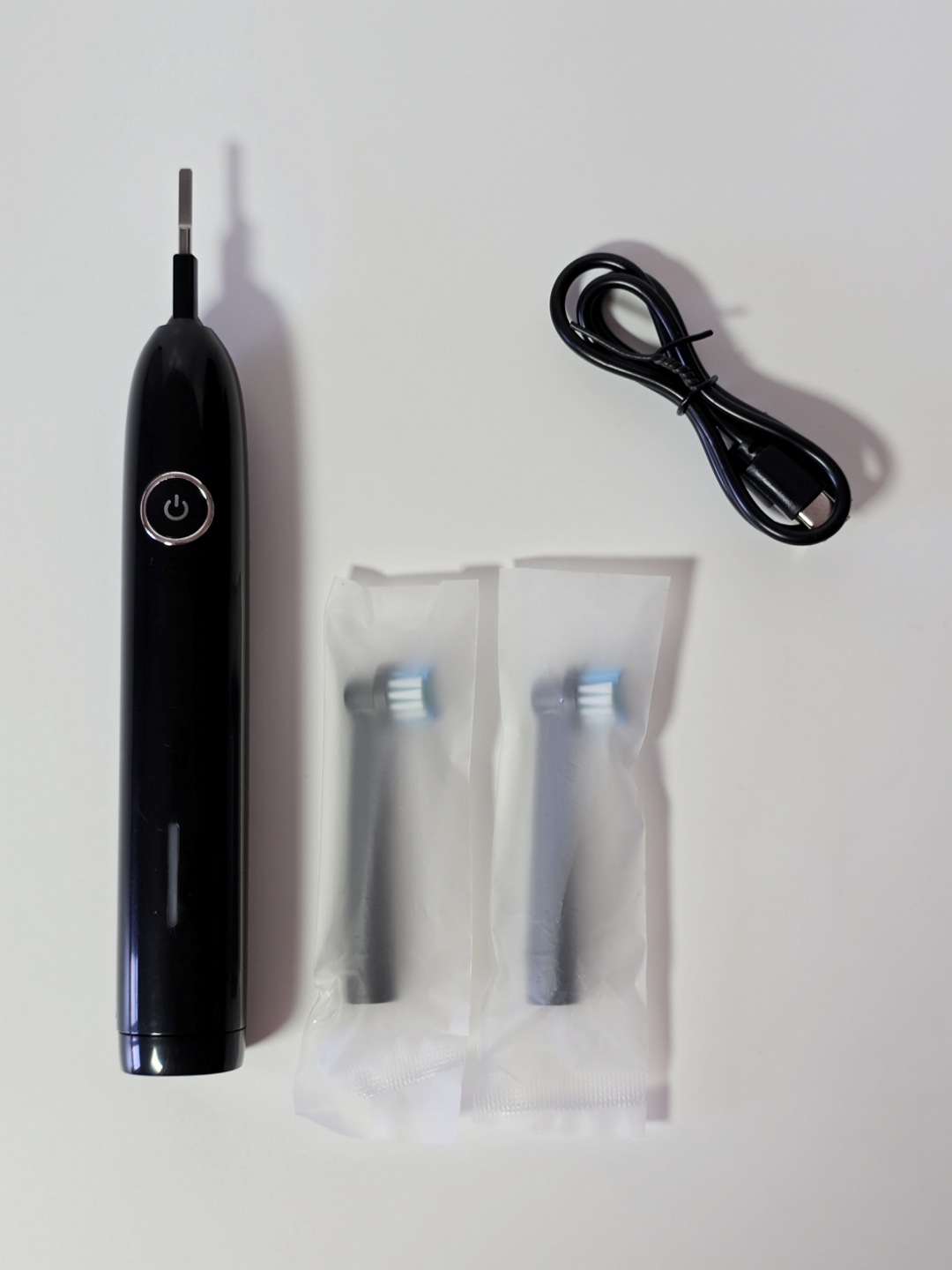 Oral-B turidagi aylanuvchi nasadkali elektr ultratovushli tish cho‘tkasi