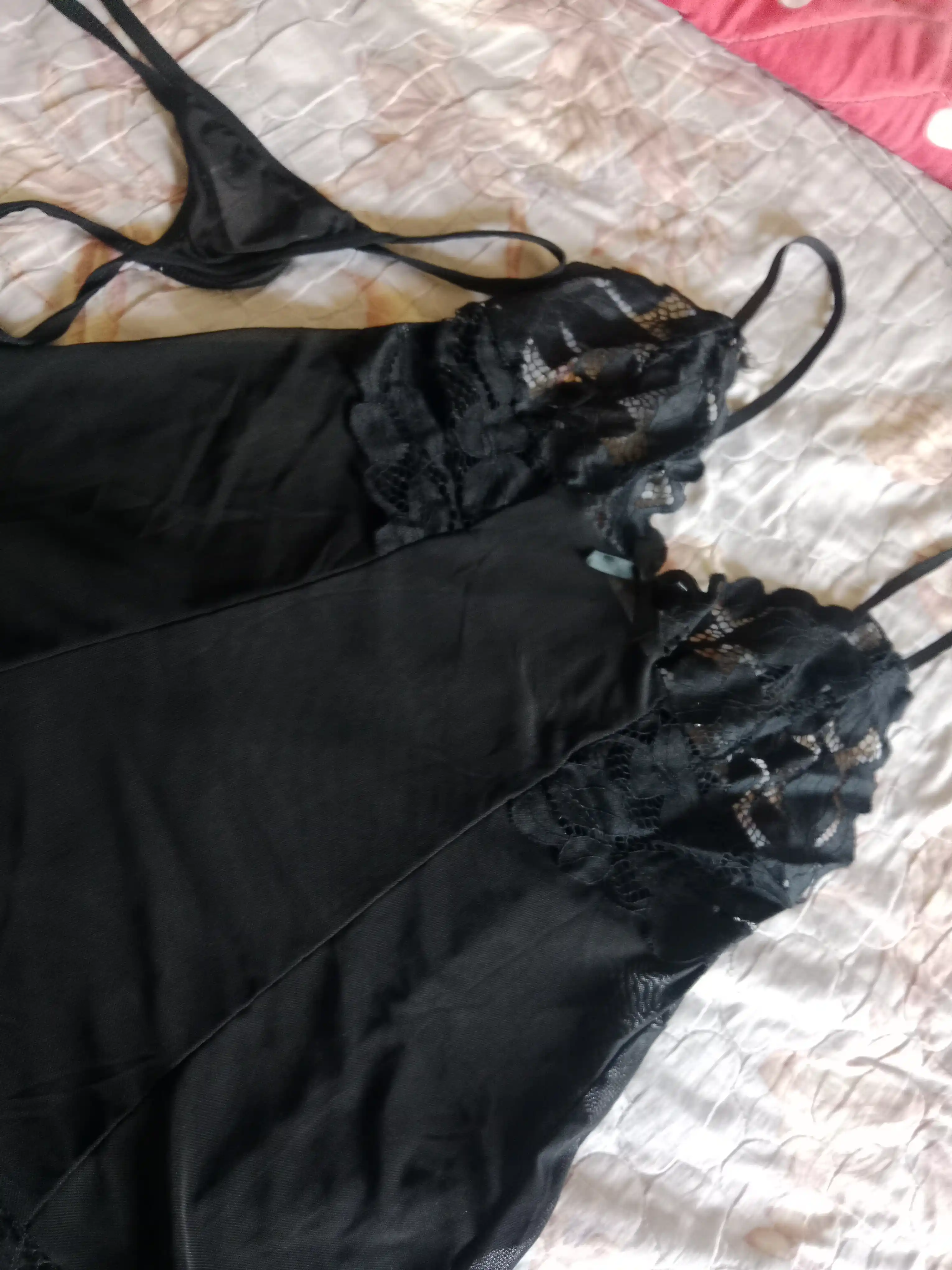 To`rli penyuari, stringlar bilan to'plam, pijama ayollar uchun to'plami