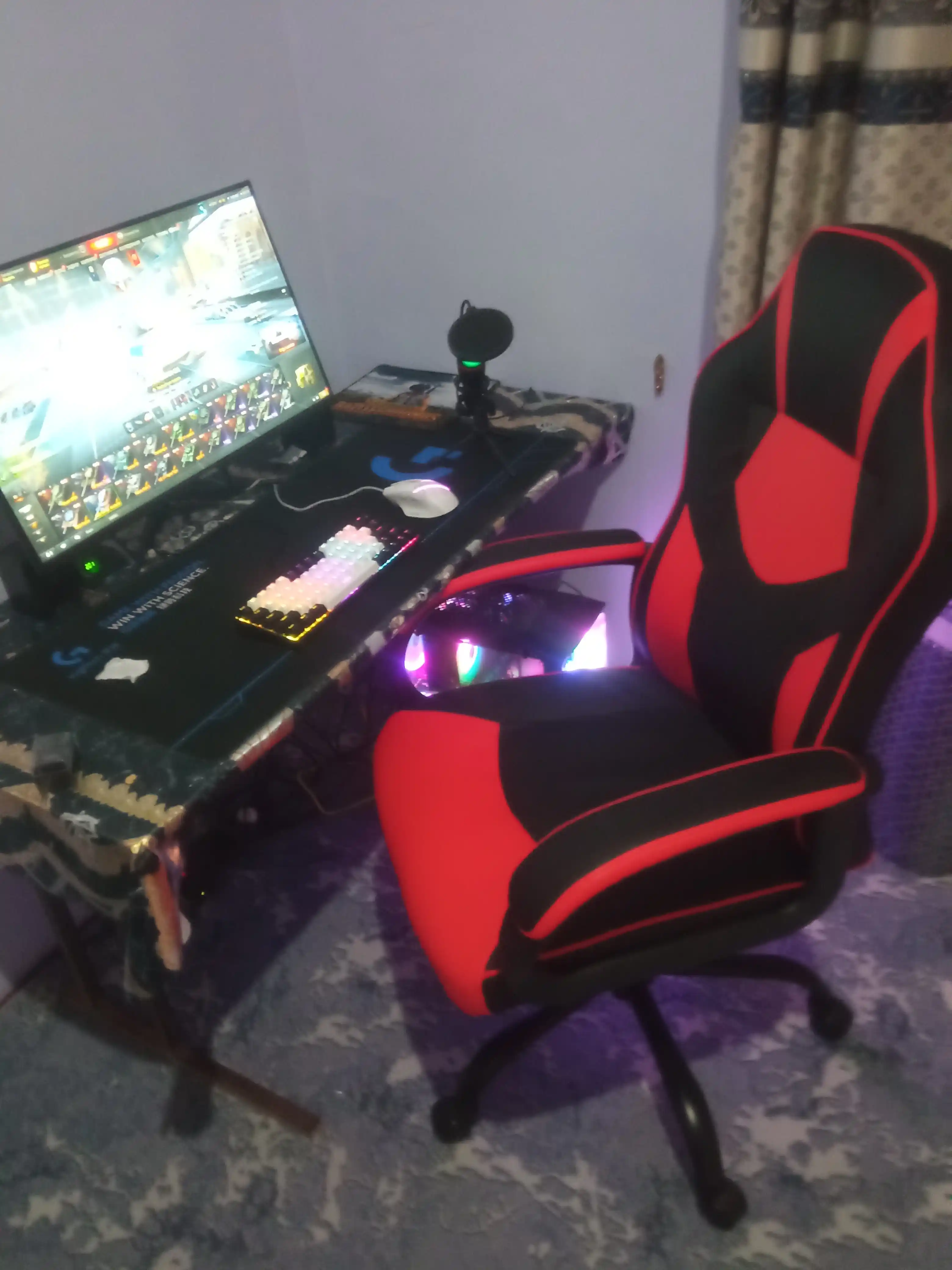 Игровое кресло Phoenix, эргономика, эко-кожа, регулировка, до 120 кг