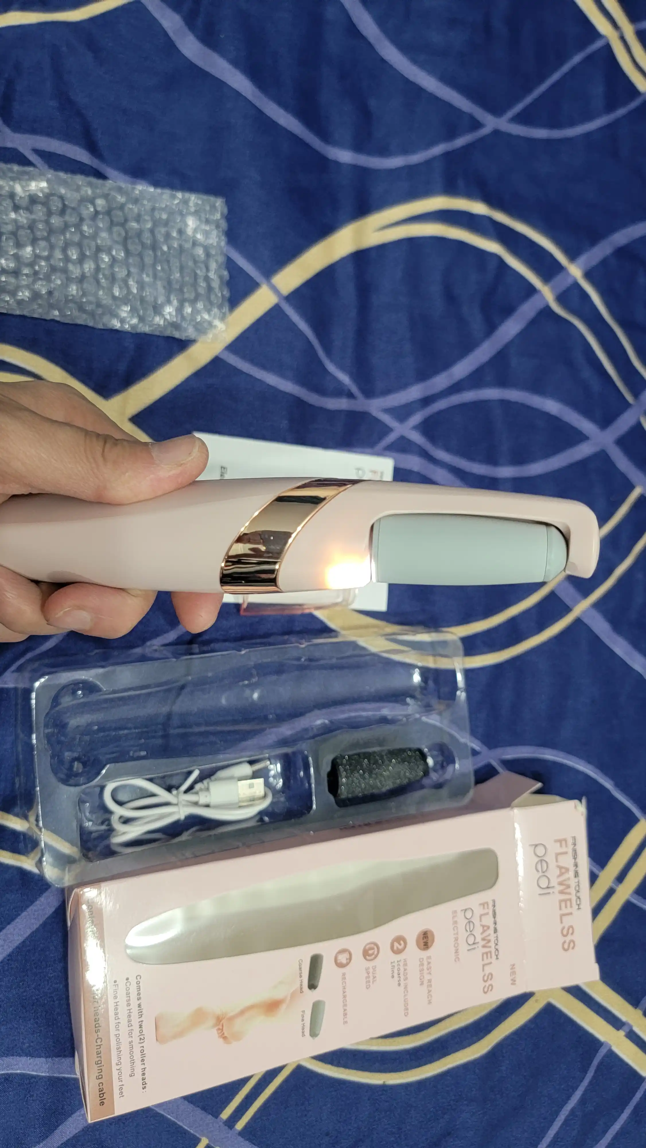Elektr pemza oyoq parvarishi uchun — almashtiriladigan boshchalar, 2 xil quvvat