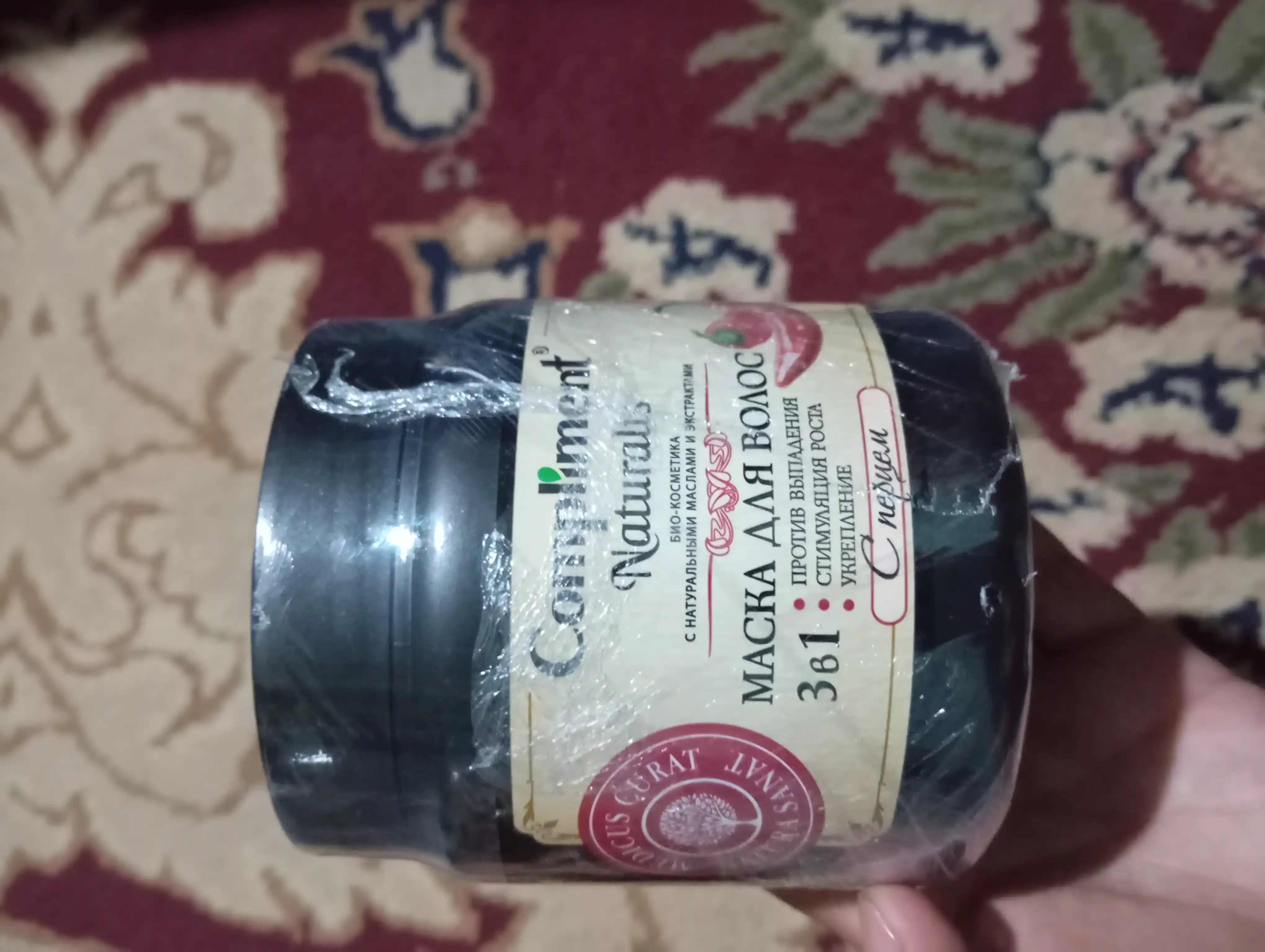 Sochni mustahkamlash va o'stirish uchun niqob qalampir bilan Compliment, 500 ml