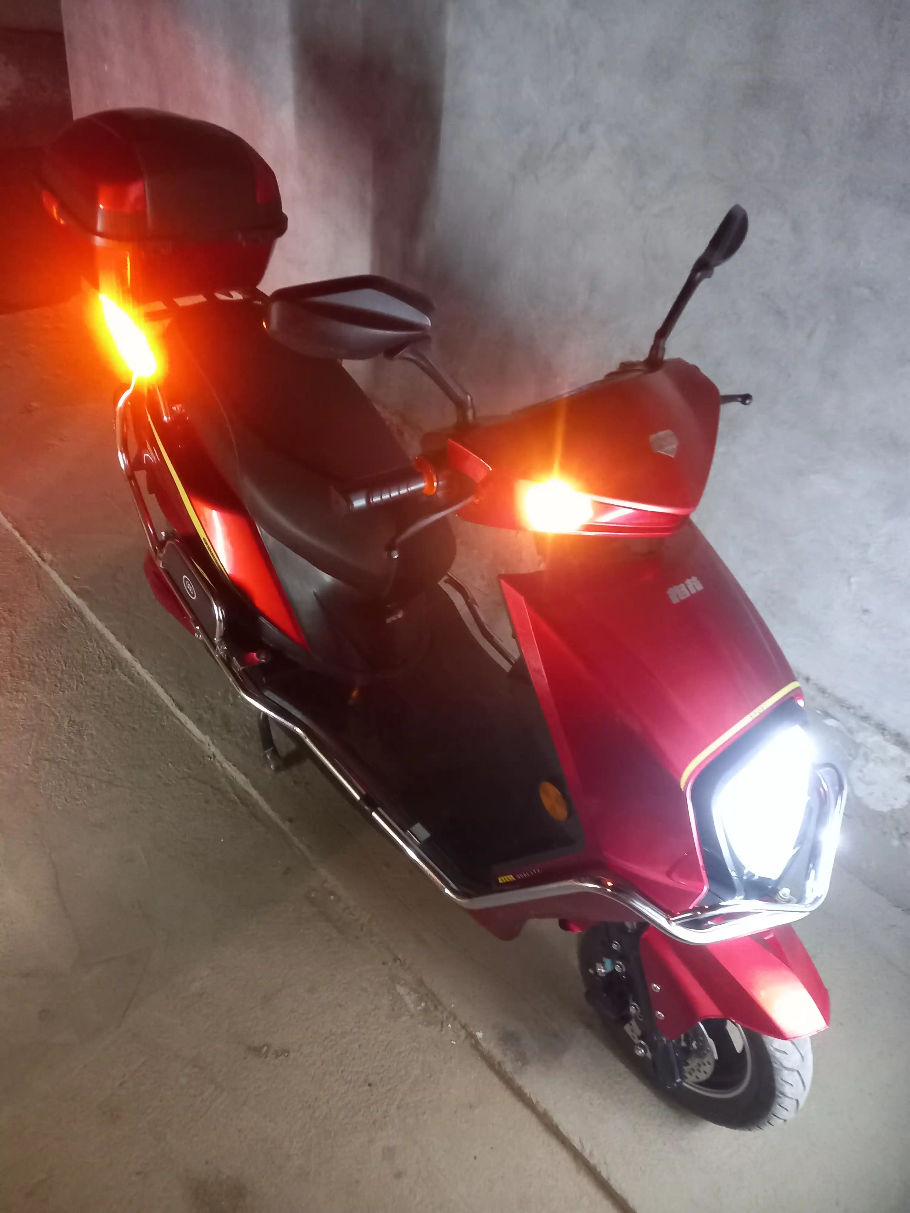 Dinamik orqa LED lenta chiroqlari 12v-24v