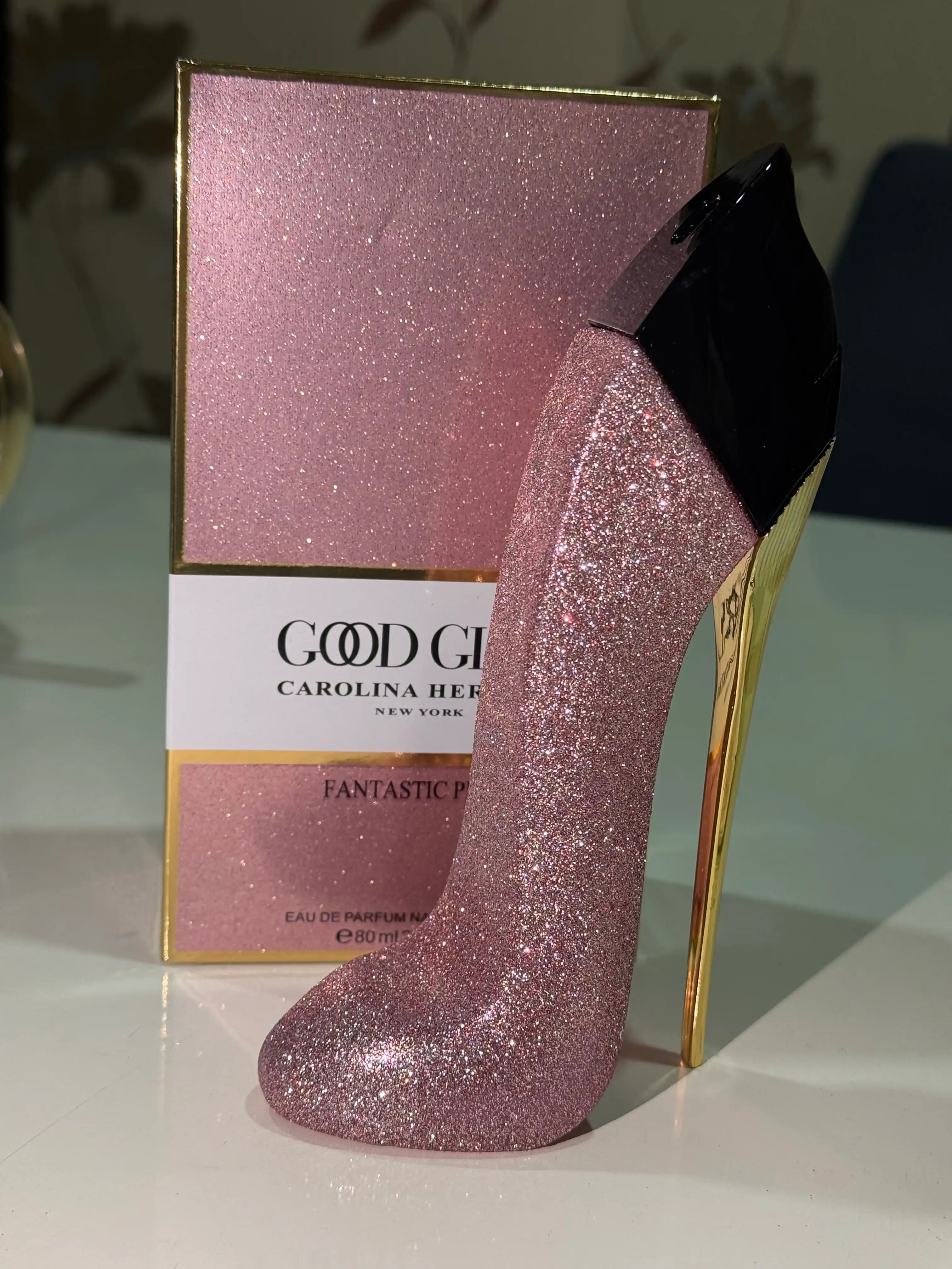 Ayollar parfyumlangan suv CAROLINA HERRERA Good Girl Fantastic Pink, 80 ml