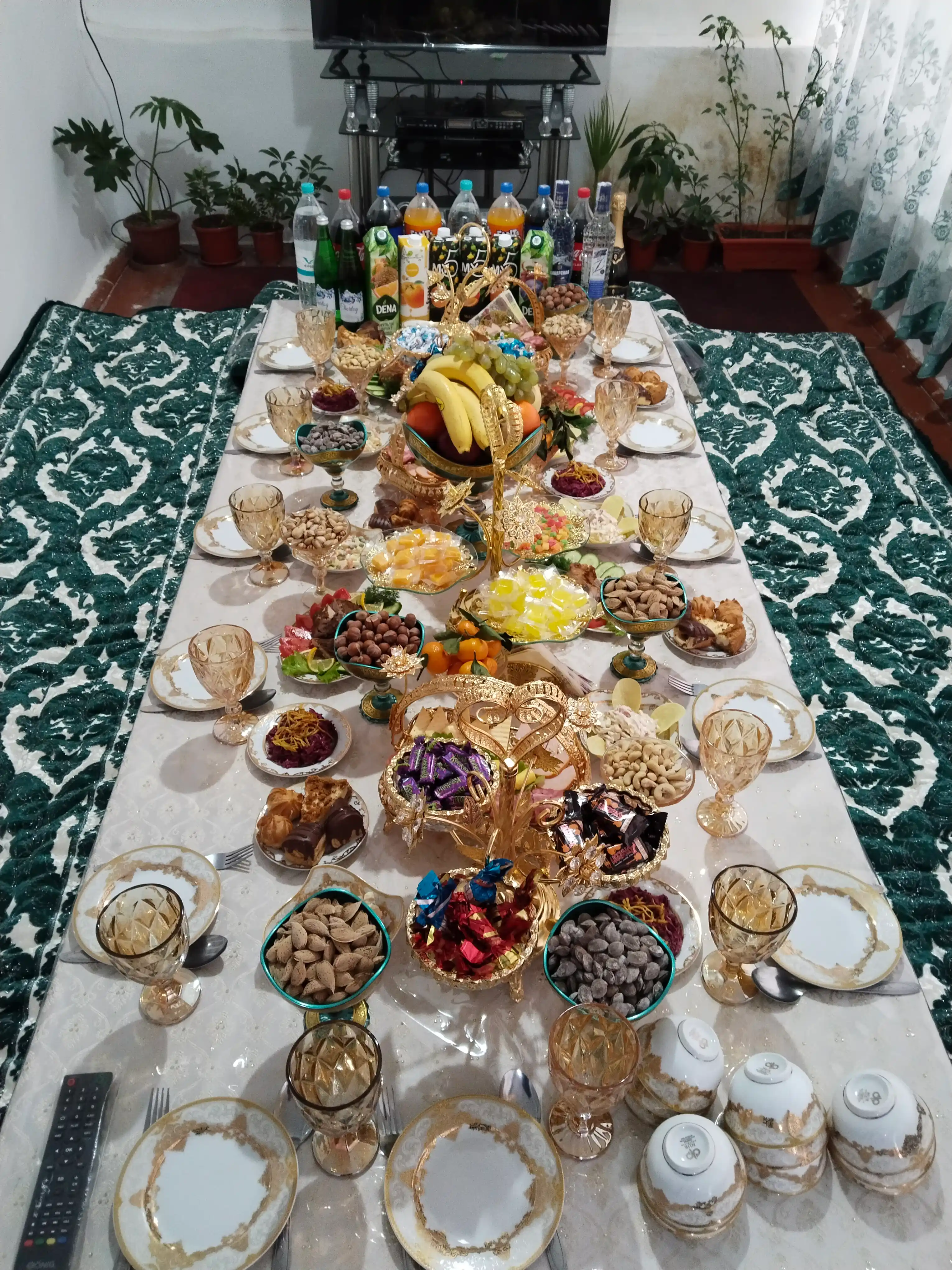 Bogema uslubidagi idish-tovoqlar to'plami, 9 ta buyum