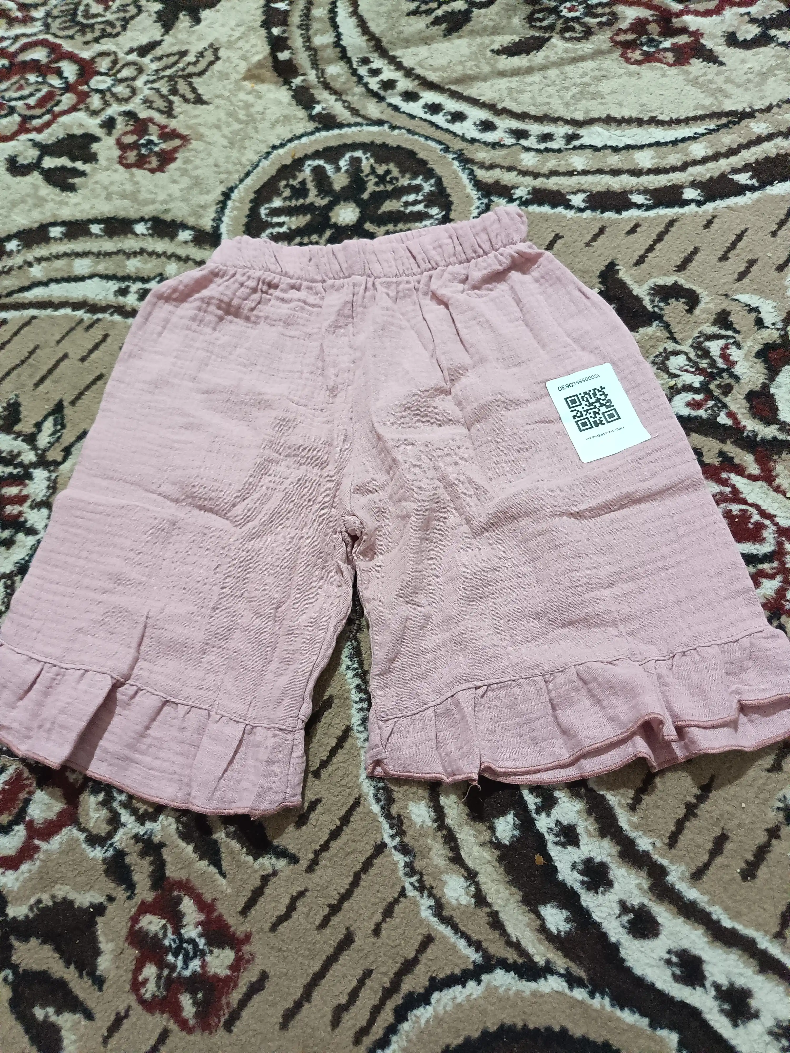 1 yoshdan 6 yoshgacha bo‘lgan qizlar uchun gul bosilgan yozgi to‘plam, muslin