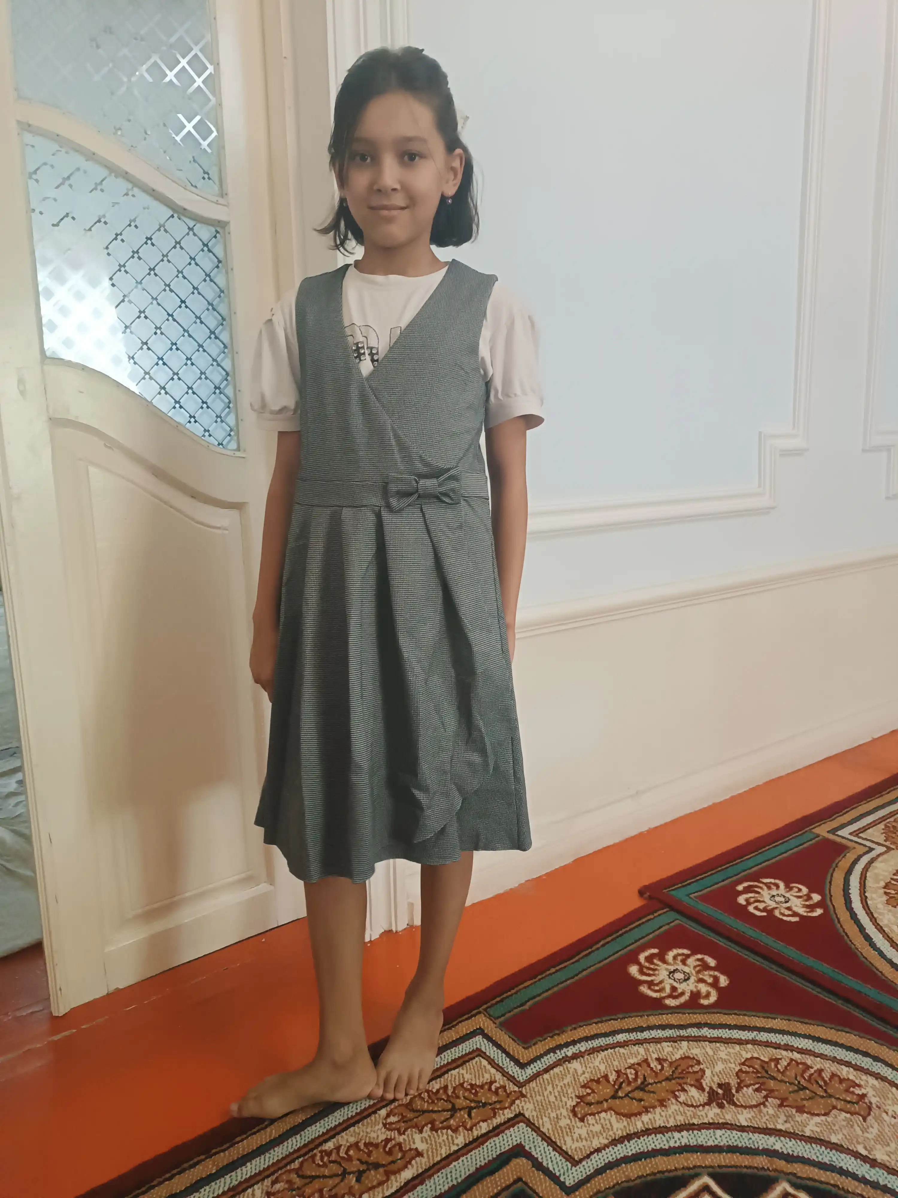 Qizlar uchun maktab komplekti - nimcha va yubka, nimcha va shim