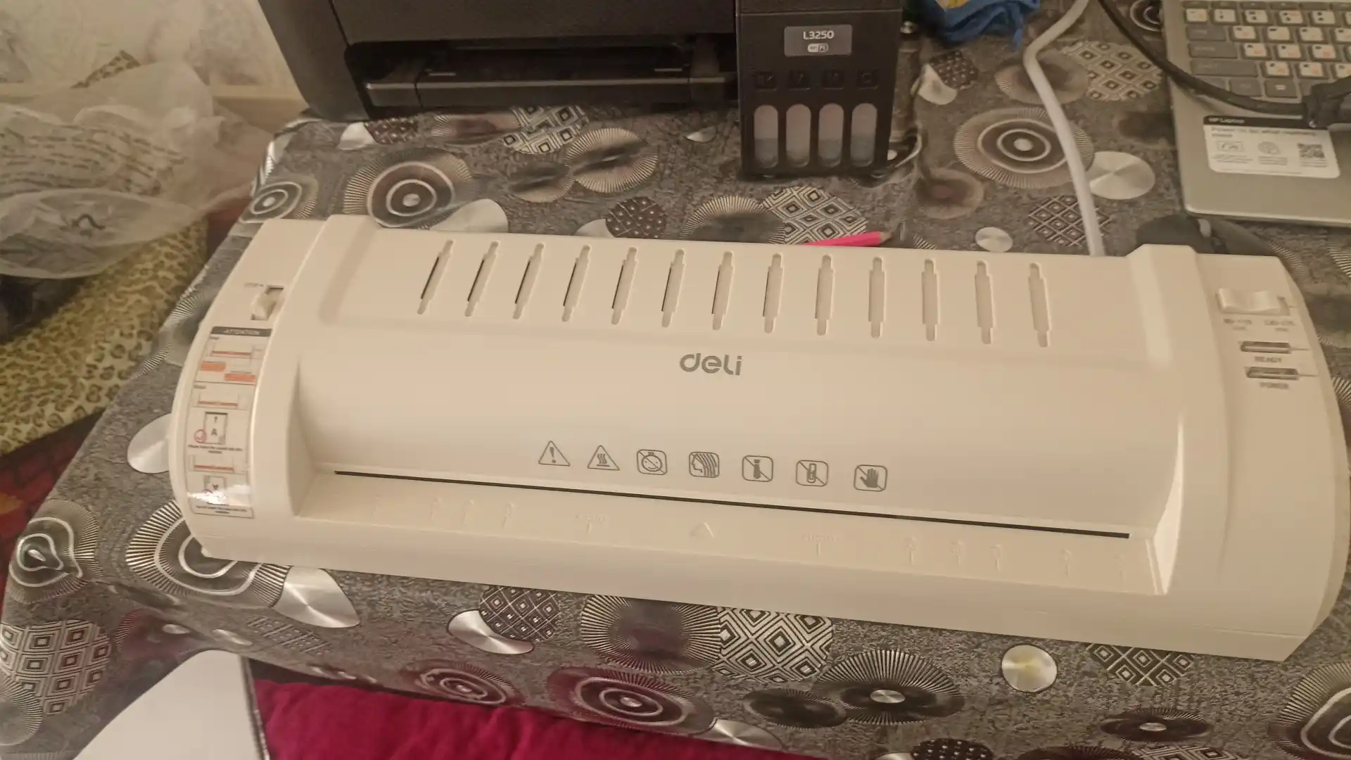 Laminator Deli 3894, А3f