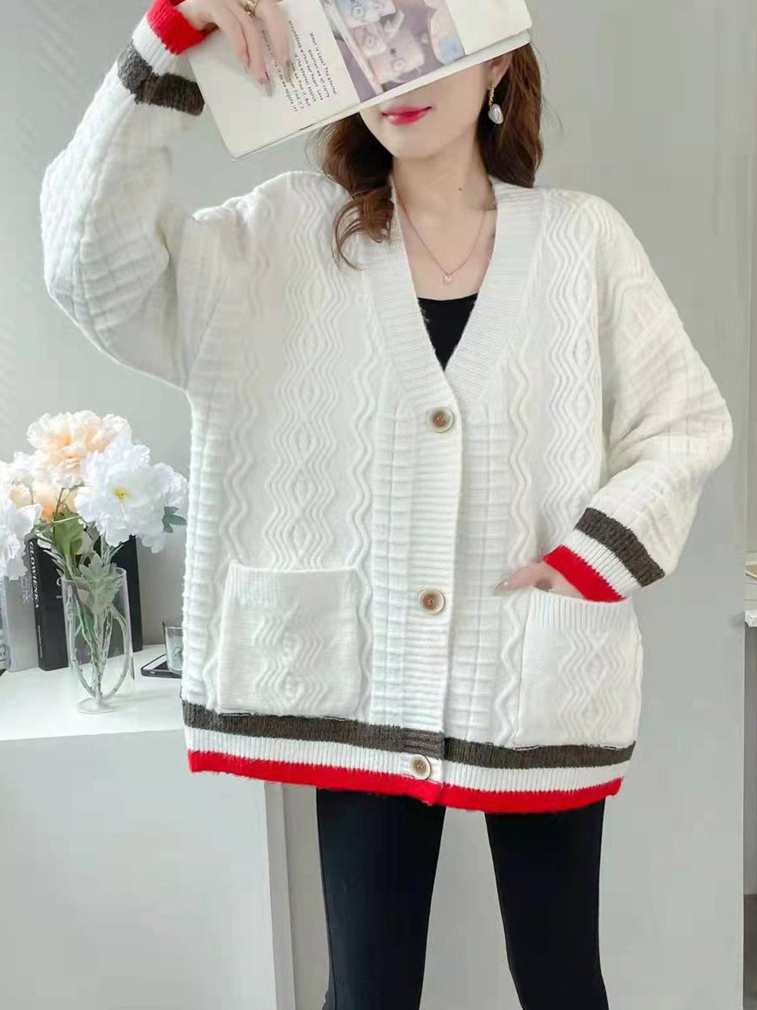 Qiz oq suyuq porno squirted Uyda sikishayotgan seksual qizlar