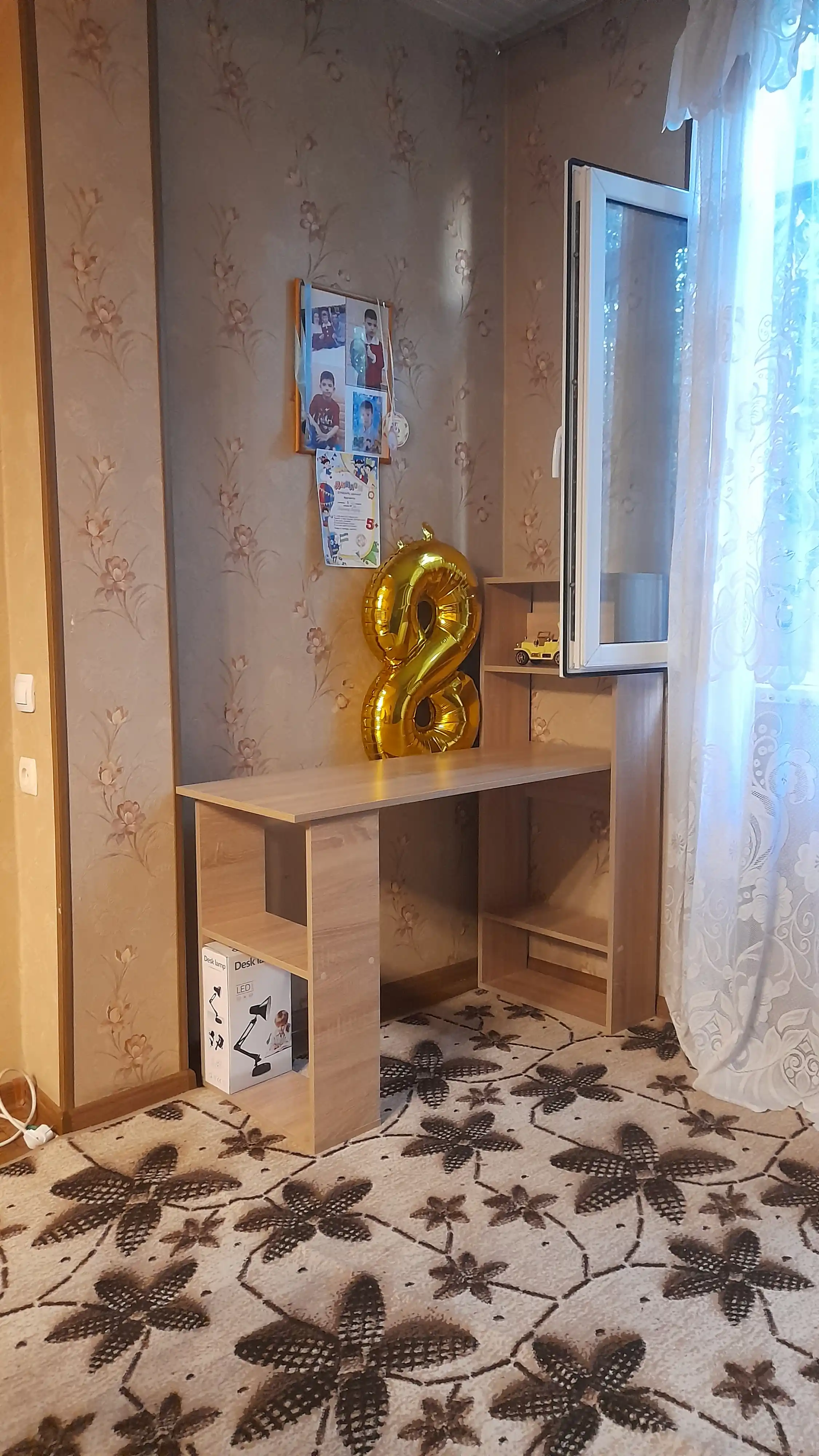 Стол компьютерный УФА, размеры 120х120х50 см, в полной комплектации