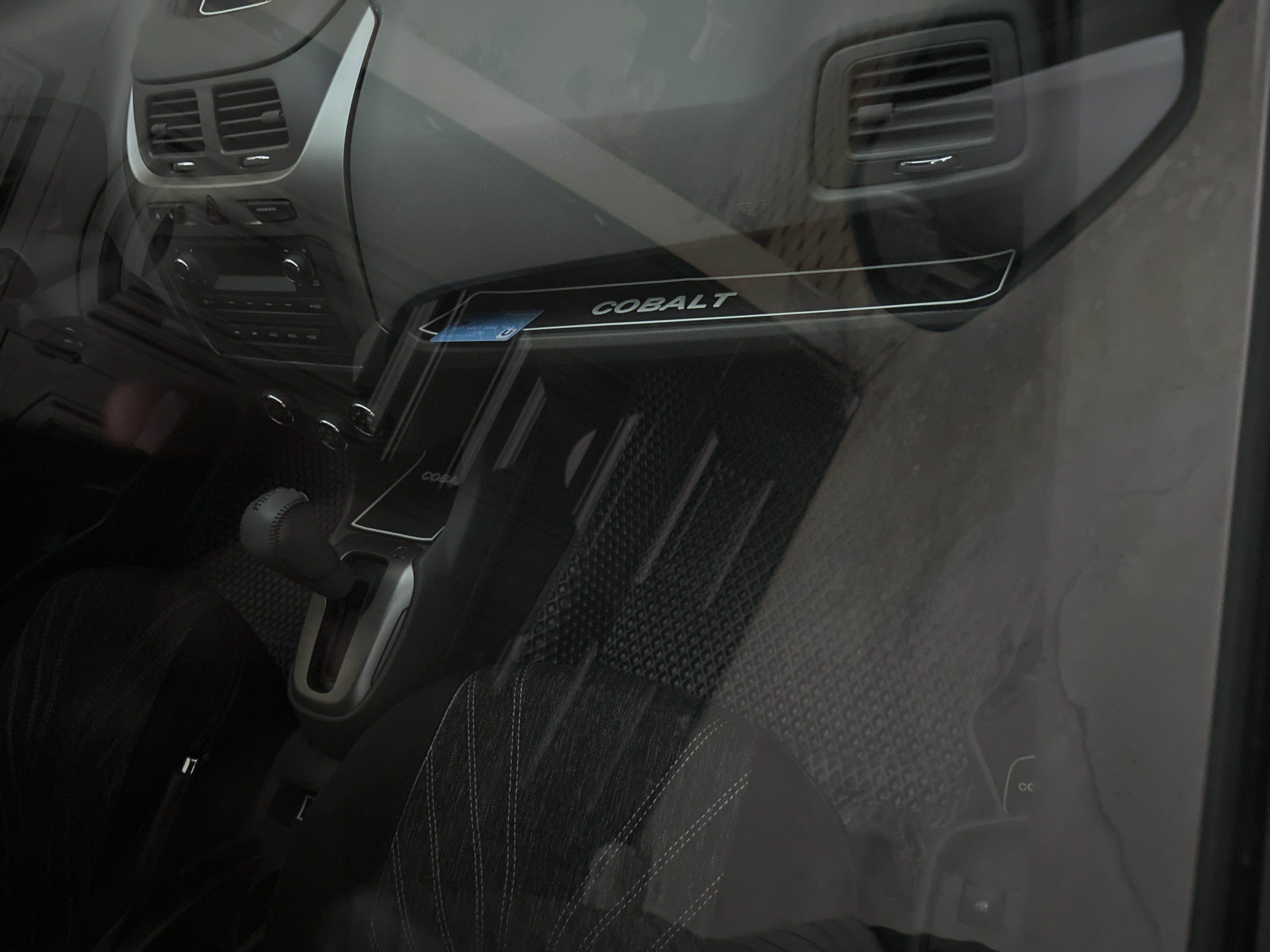 Cobalt torpedalarining rezina yostiqchalari qorong‘ida porlaydi